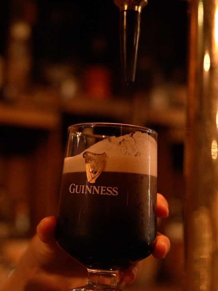 ☘️ This St Patrick’s Day we’ll be pouring Guinness the proper way.
Or, if you fancy something a little different, try our Guinness Punch made with @smithandcrossrum, NOLA coffee, dark cacao and condensed milk, served straight up.
Sláinte 🍀
#berryandrye #stpatricksday #guinness #liverpoolbars #cocktailbar