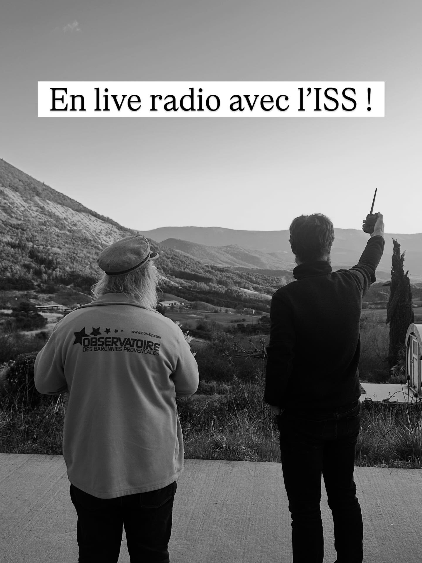 Un moment suspendu dans le temps En live de l’ISS, Station Spatiale Internationale. Sophie Adenot répond aux questions d’élèves d’une école de jeunes étudiants aux USA. Fréquence radio pour capter la diffusion. Environ 6 minutes, temps de passage au dessus de notre position depuis l’espace.