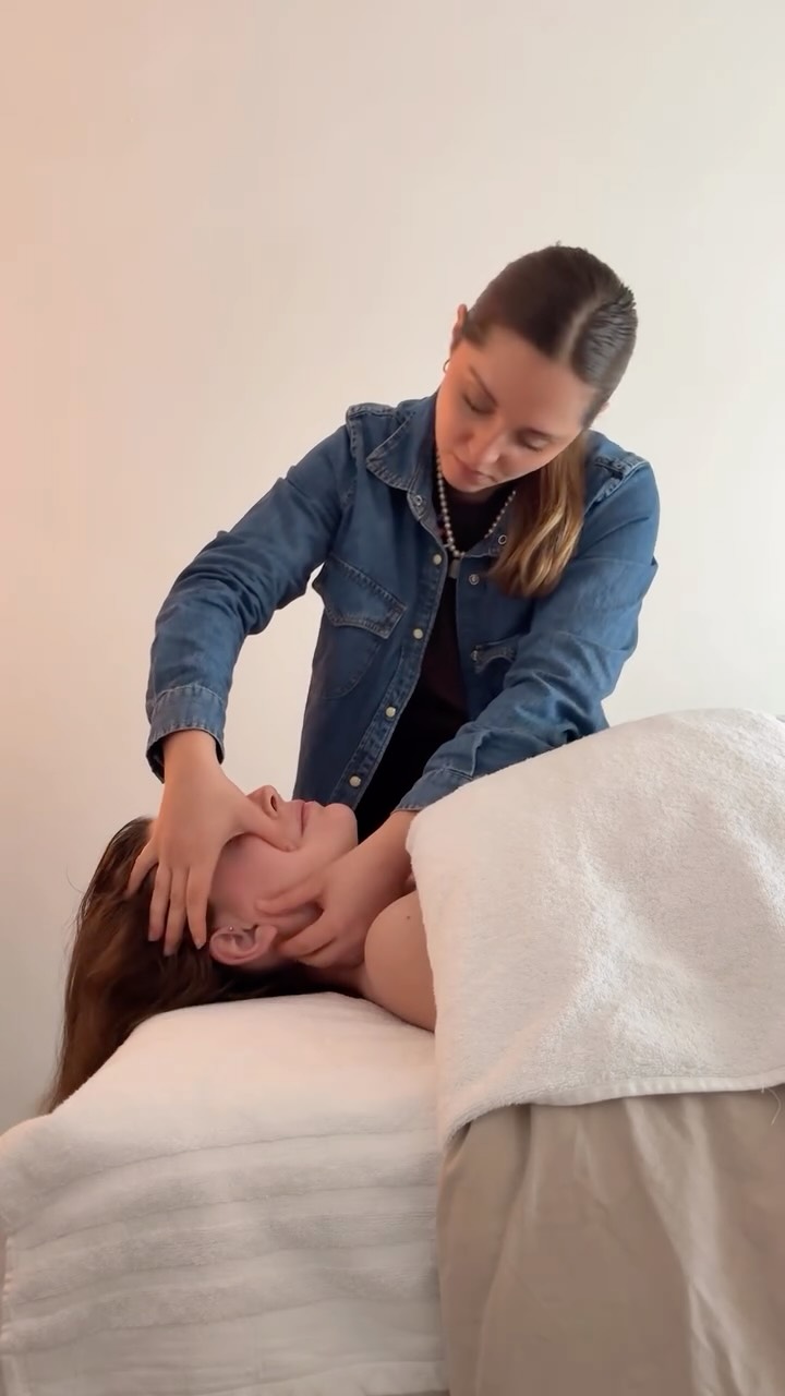 Peut-être pas le sens du rythme mais la passion du mouvement au service de votre peau. 🧡