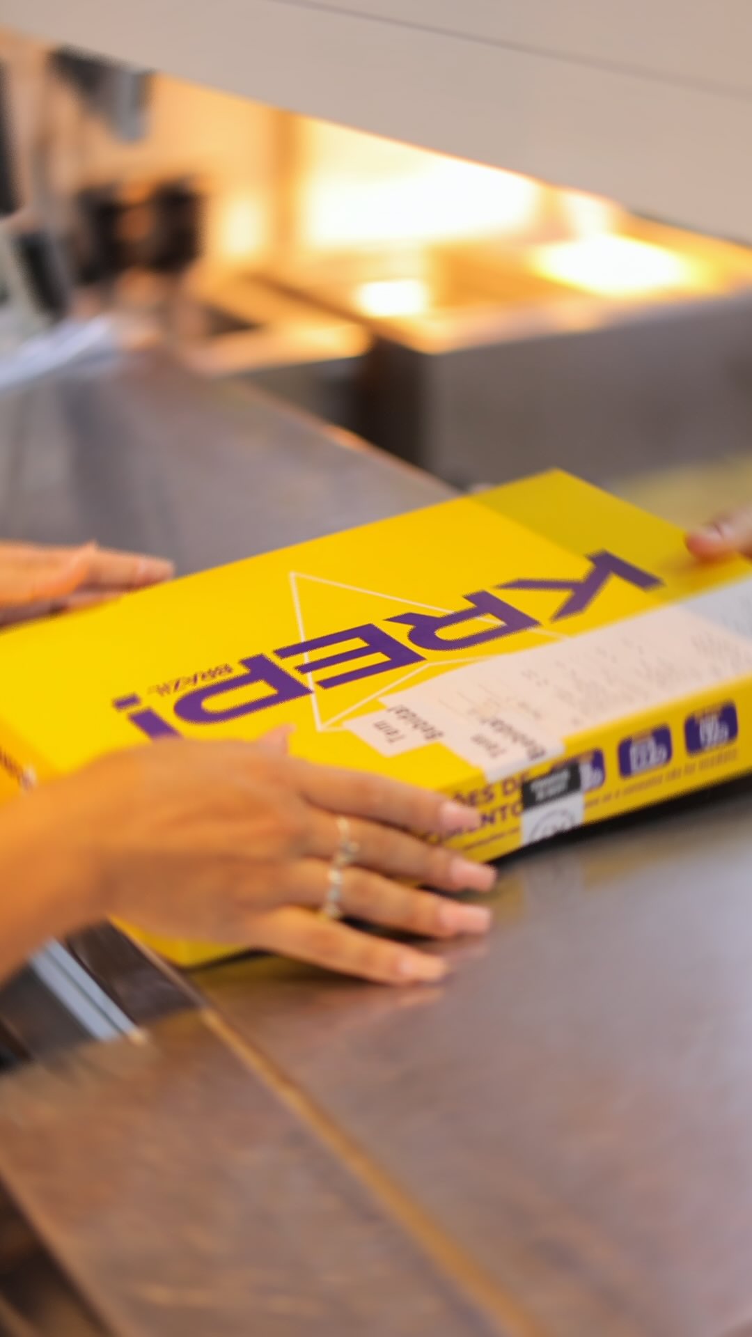 Seu Krep favorito sem sair de casa… e pagando o mesmo preço da loja!
Pede pelo Delivery Pronto, recebe em casa e ainda ganha cashback 💛💜
Bom demais pra deixar passar, né?
📍Un. Sta. Rosália – Av. Pereira da Silva, 1217
📍Un. Campolim – Mercadão Campolim, box 104
💛 Consumo no local, delivery ou retirada
📲 Mais infos nos destaques!