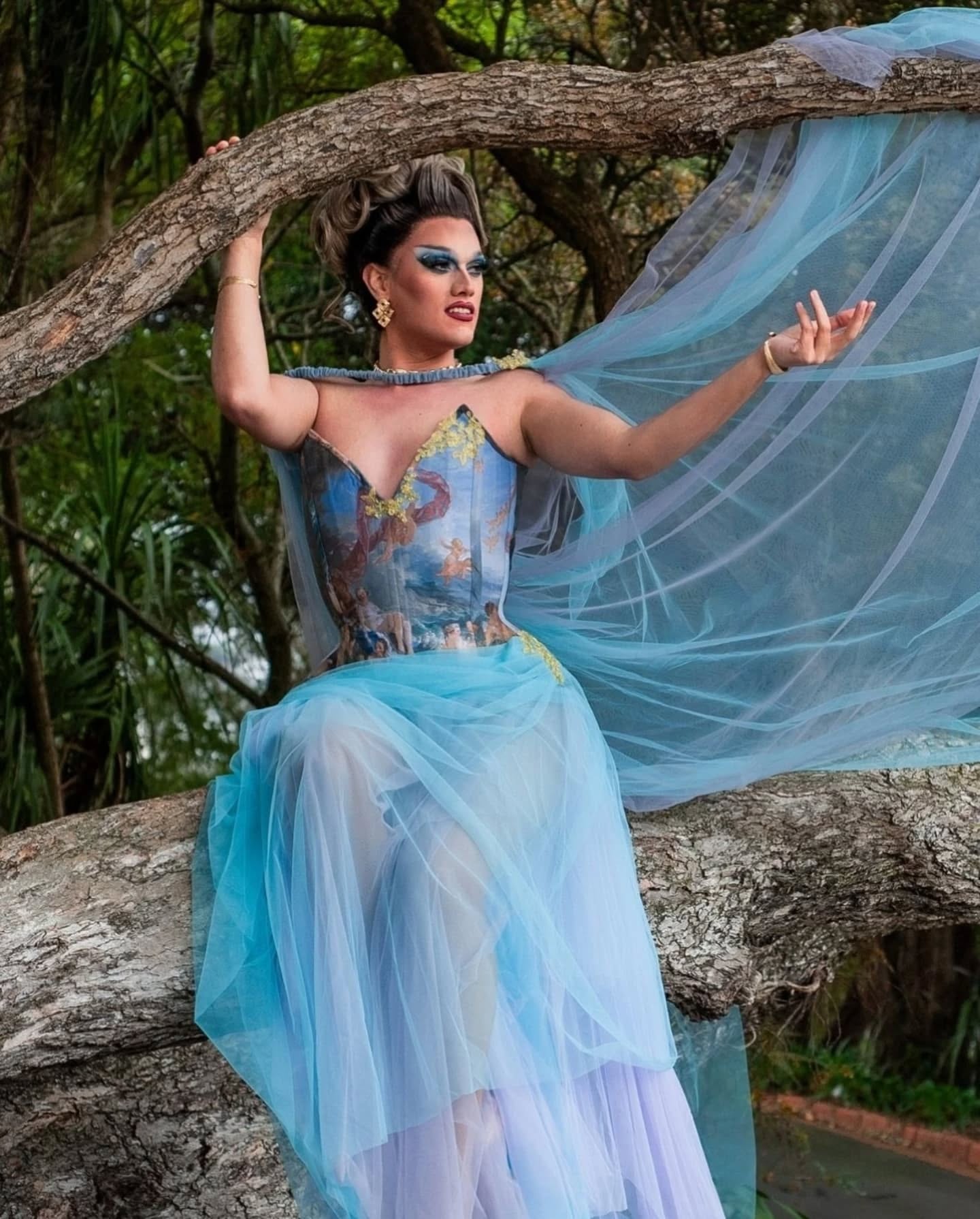 *Venus*
The gorgeous @oliviadreamsnz in full @misty_couture for her #dragracedownunder entrance ✨️
Photography - @kiahderosephotography
Hair - @lucinawigs
#drag #Venus #dragracedownunder #corsetry #corset #madeinengland #bespoke #beauty
