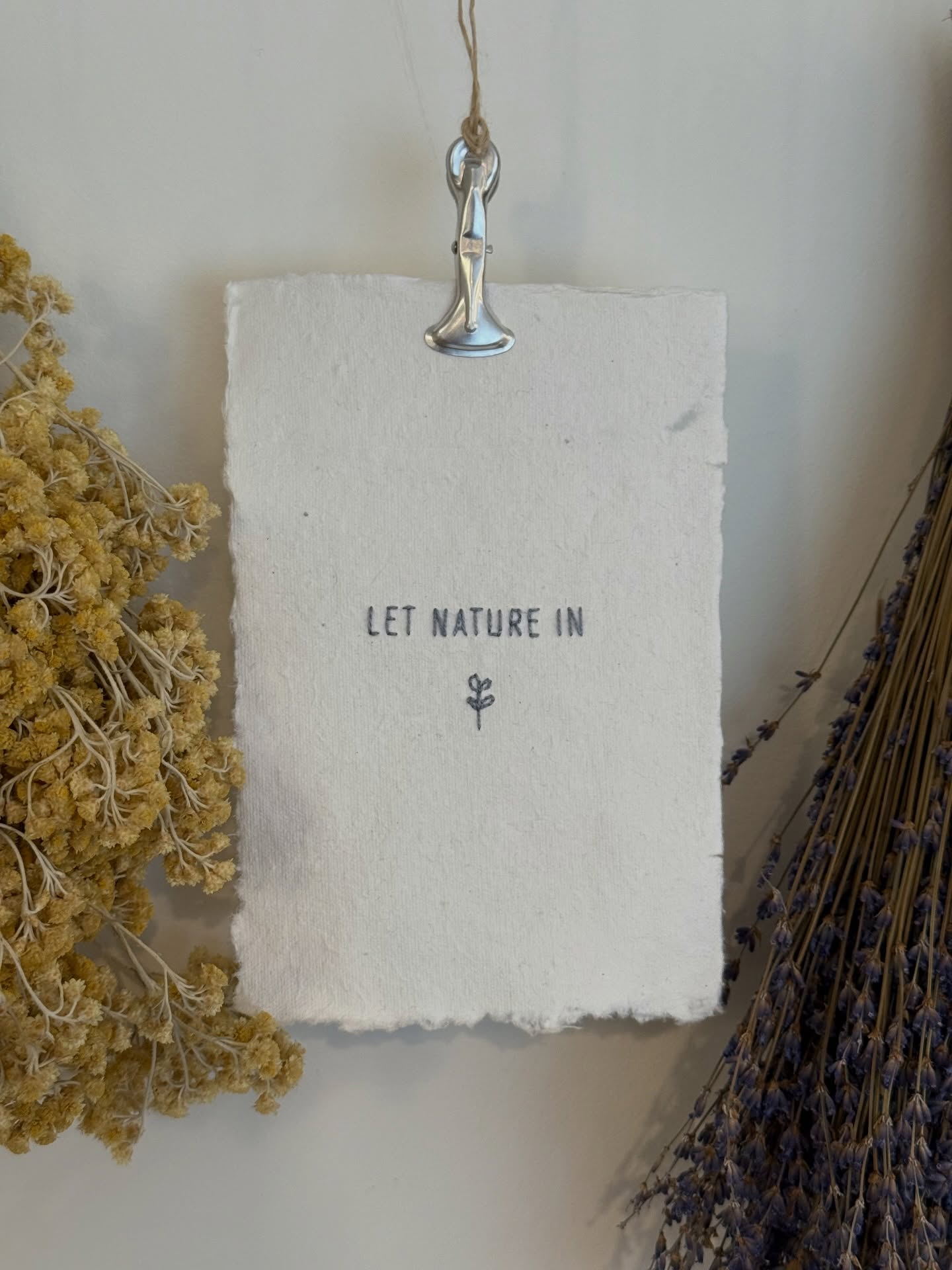 היופי בפשטות.
סדנת רקמה על נייר
סדנא קסומה ועדינה
מזמינה אתכם לקחת נשימה ולרקום איתי יחד
✨