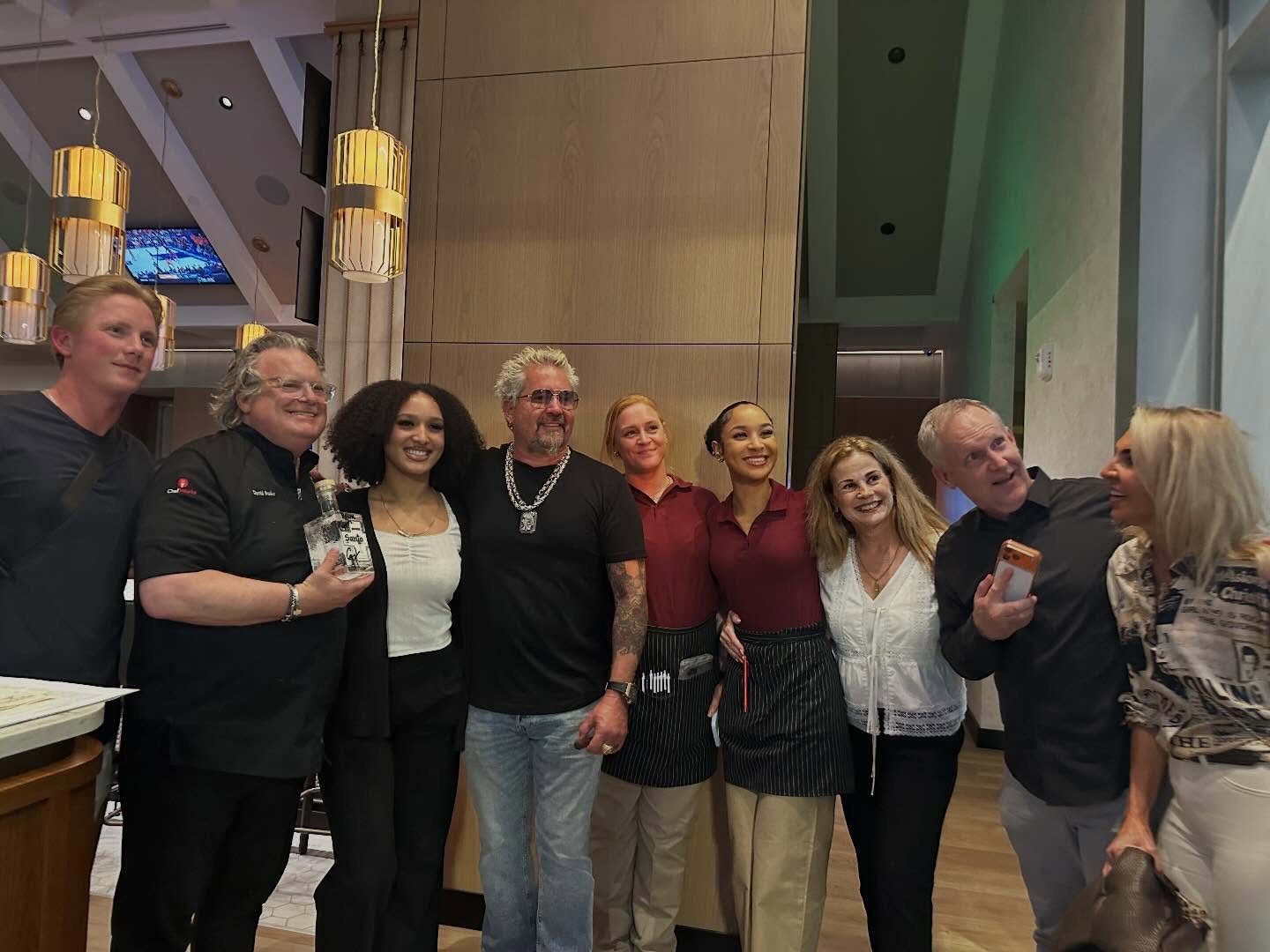 @thebirdiebydb is officially open! This upscale drinking, dining and entertainment experience by @chefdavidburke , directly next door to @seahawkprimebydb right on the waterfront at the new luxury @nautilus220 is already one of the funnest spots in West Palm, with sports simulators and viewing parties for all the big games. We can't wait to see you here!
Thanks so much to Chef @guyfieri for coming out to show his support!