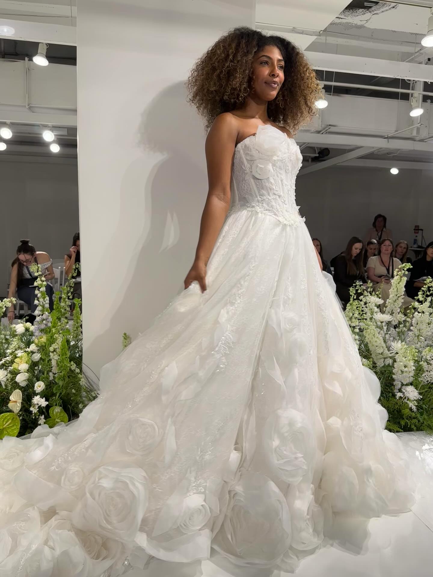 pov: you are scrolling through your camera roll after bridal market 😍