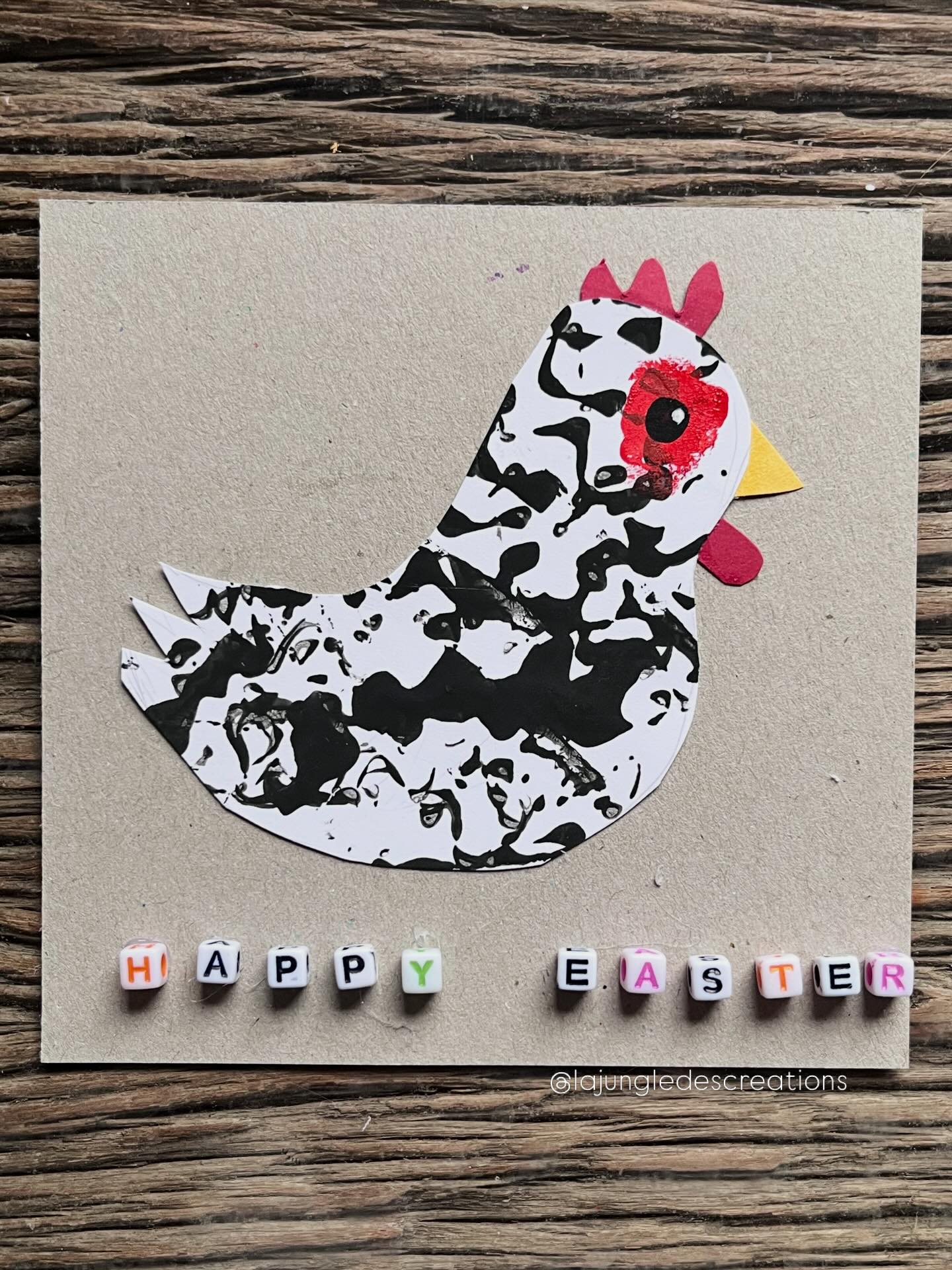 🇬🇧What if we painted an Easter hen… using homemade stamps?🐔
Here’s a simple creative activity that kids love:
painting an Easter chick with stamps made from cardboard and hot glue.
First, draw the outline of a hen.
Then create the stamps by adding hot glue on a piece of cardboard to form patterns: hearts, waves, spirals…
Once the glue is dry, kids dip the stamps into paint and fill the Easter hen with colorful patterns.
Then add the little details: a yellow paper beak, a red comb, and letter beads to spell “Happy Easter.”
A perfect activity to:
• get ready for Easter
• create a handmade card
• explore painting with homemade stamps
👉 The full tutorial and materials list are available on my website (link in bio).
Painting technique inspired by @artandcraftmom .
Save this post to try the activity later with your kids, and don’t forget to tag me so I can see and share your creations.
—
🇫🇷Et si on peignait une poule de Pâques… avec des tampons fabriqués maison ?🐔
Voici une activité créative simple que les enfants adorent :
peindre une poule de Pâques avec des tampons fabriqués en carton et colle chaude.
On dessine le contour de la poule, puis on crée des tampons en déposant de la colle chaude sur du carton pour former des motifs : cœurs, vagues, spirales…
Une fois la colle sèche, les enfants trempent les tampons dans la peinture et colorent la poule de motifs.
On ajoute ensuite les petits détails : un bec en papier jaune, une crête et un barbillon en papier rouge et des perles lettres pour écrire “Joyeuses Pâques”
Une activité parfaite pour :
• préparer Pâques
• créer une carte à offrir
• explorer la peinture avec tampons
👉 Le tutoriel complet et la liste du matériel sont sur mon site (lien en bio).
Technique de peinture inspirée de @artandcraftmom .
Enregistrez ce post pour tester l’activité plus tard avec les enfants, et n’oubliez pas de me taguer pour que je puisse voir et partager vos créations.
—
Peintures et colles offertes par @cleopatre_collesetcouleurs . Collaboration commerciale non rémunérée.
—
kids Easter card craft | activité Pâques enfant | stamp painting kids | spring craft for kids | Påsk pyssel
#påskpyssel