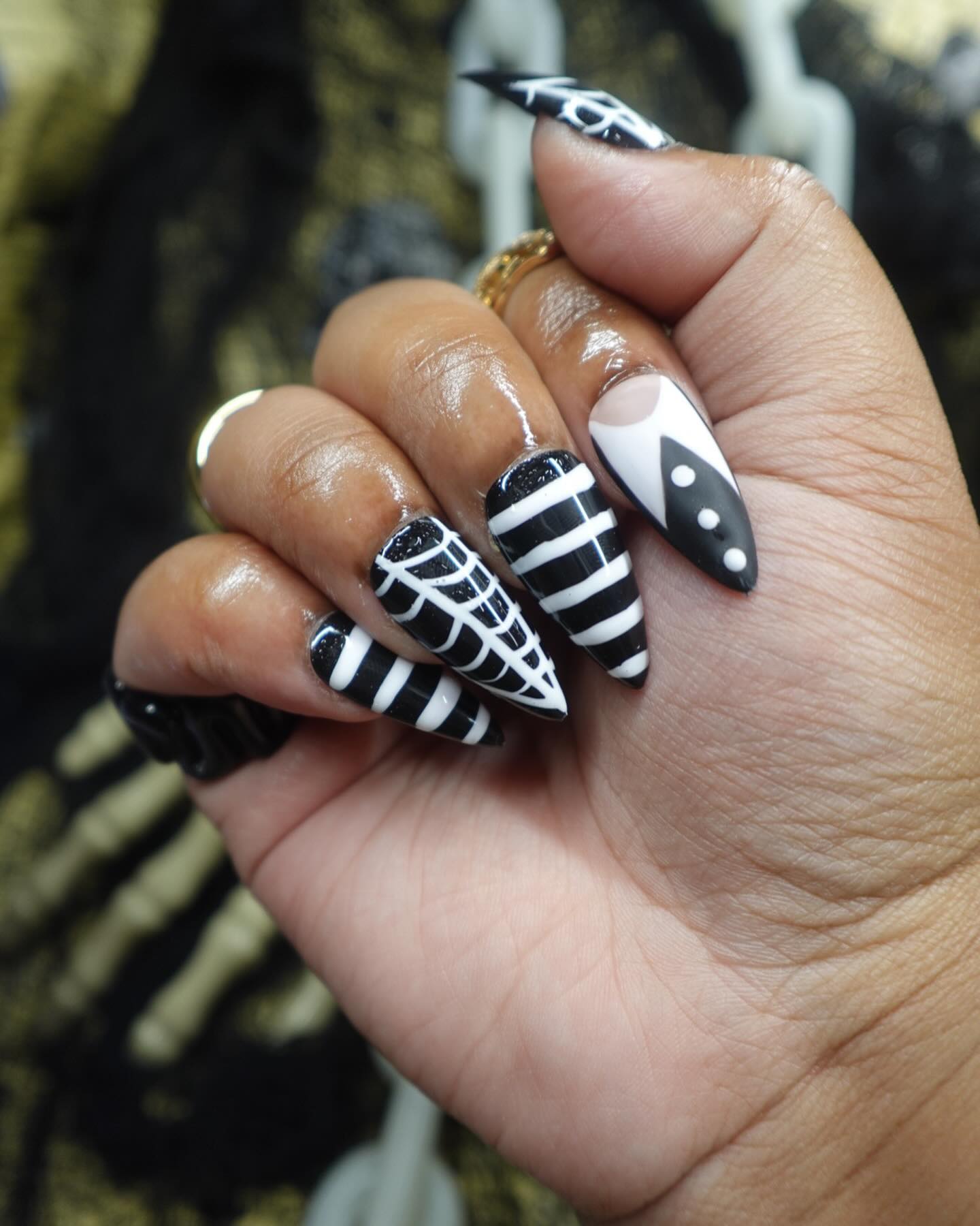 Today’s a good day to start your spooky nail collection. All sets are available on our website 👻🩸🎃🔪🎃