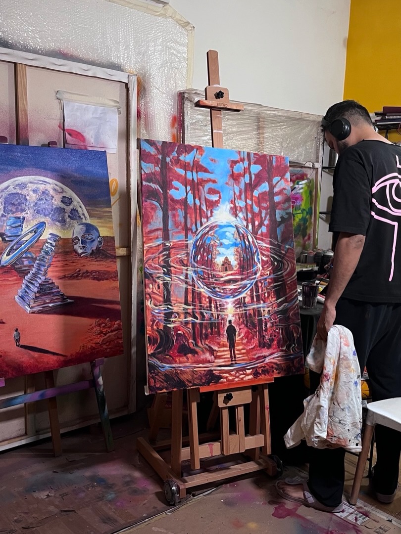 Voyager , surreal , dream , red , fractured .