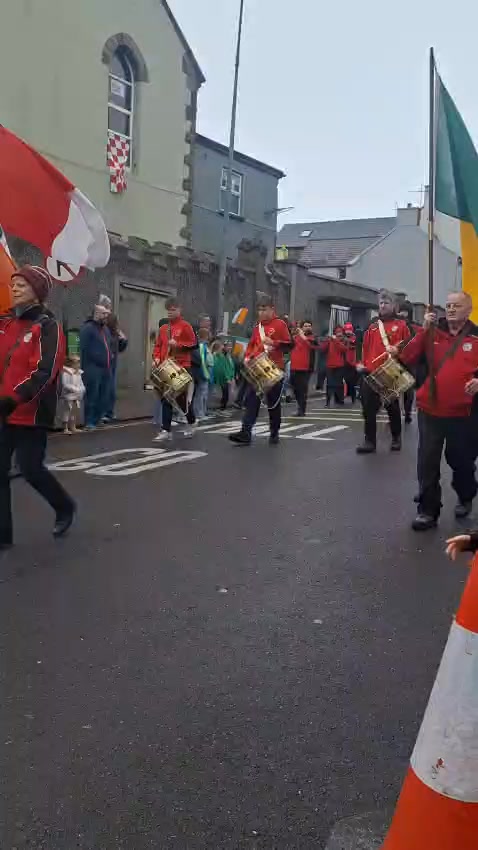 Saint Padraig has arrived! 🍀
And this is how our guides and their guests have celebrated it, from Kinsale, to Dingle, and all the way along Clogher Beach and Slea Head.
Wishing everyone a very happy St. Patrick’s Day! 🇮🇪