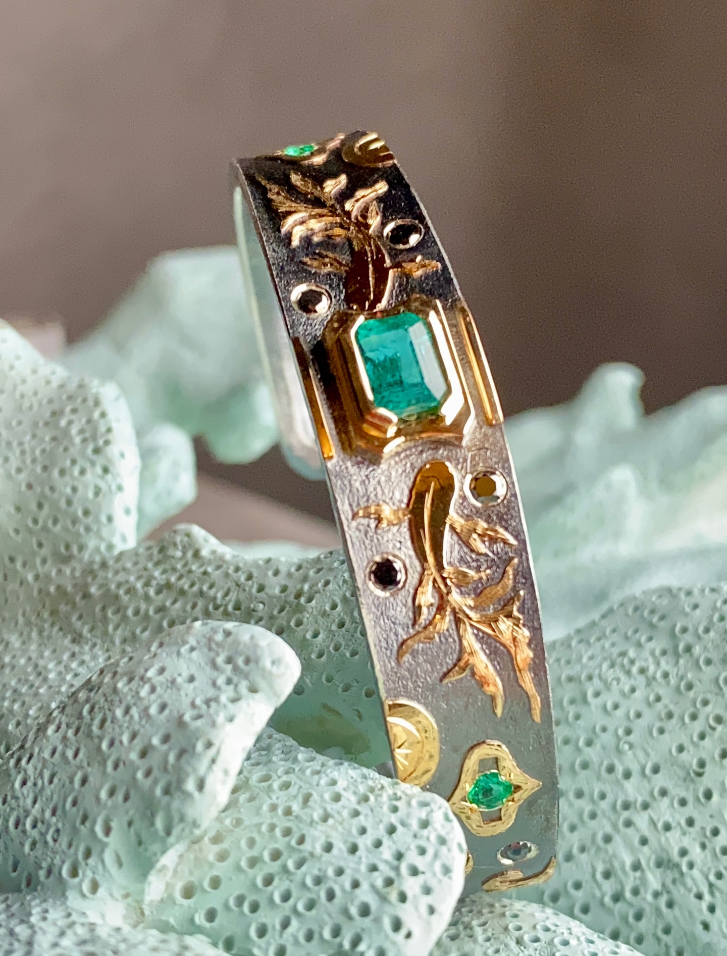 bracelet with emerald and black diamonds
#jewelryart
#metalsmith
#medieval
#emerald
#japaneseartstyle