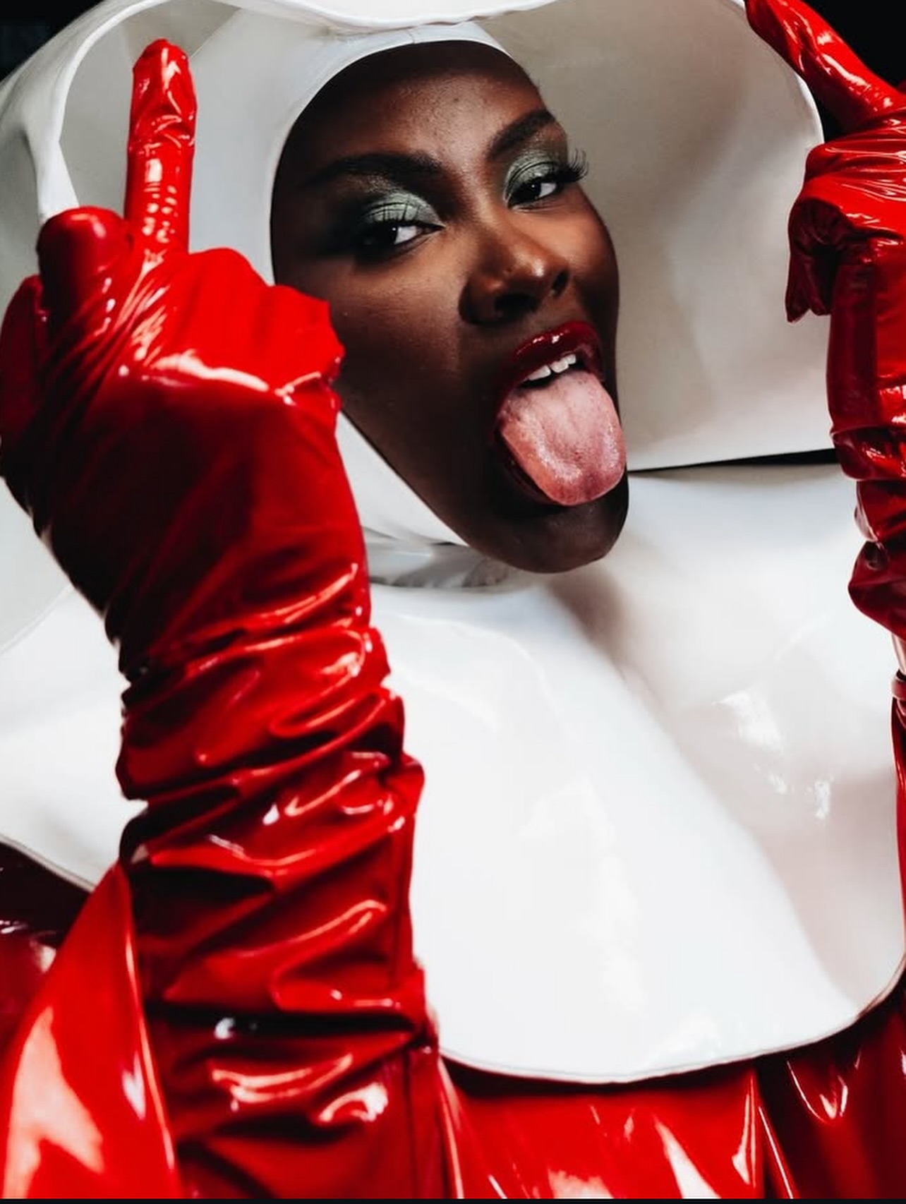 New on measure outfits for my girl @yseult ✨🔥really in love with her new song FREAK ❤️
.
#fashion #design #yseult #freak #romainthevenin #viralvideos