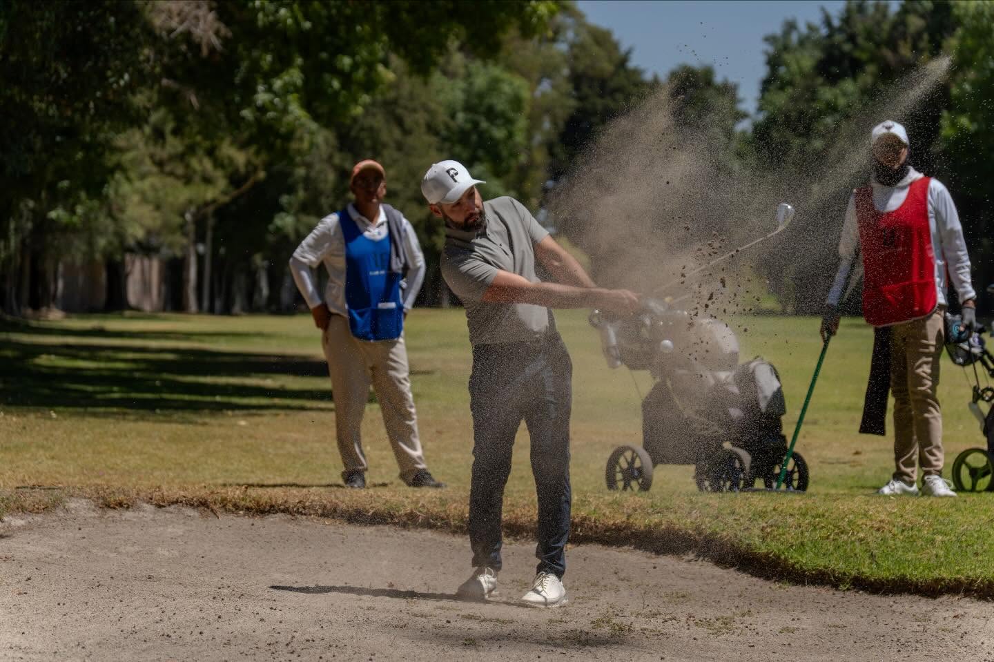 ⛳️⚡️ Cuando el día avanza… el juego se pone serio.
El turno vespertino del 38° Torneo Benito Juárez se juega con carácter: precisión, fuerza y decisiones que marcan la diferencia en cada hoyo 🏌️♂️🔥
En Las Fuentes no hay margen… solo golf de alto nivel. 💯
#TorneoLasFuentes #GolfMéxico #AltoNivel #GolfLife #LasFuentes SwingPerfecto GolfVibes BenitoJuárez