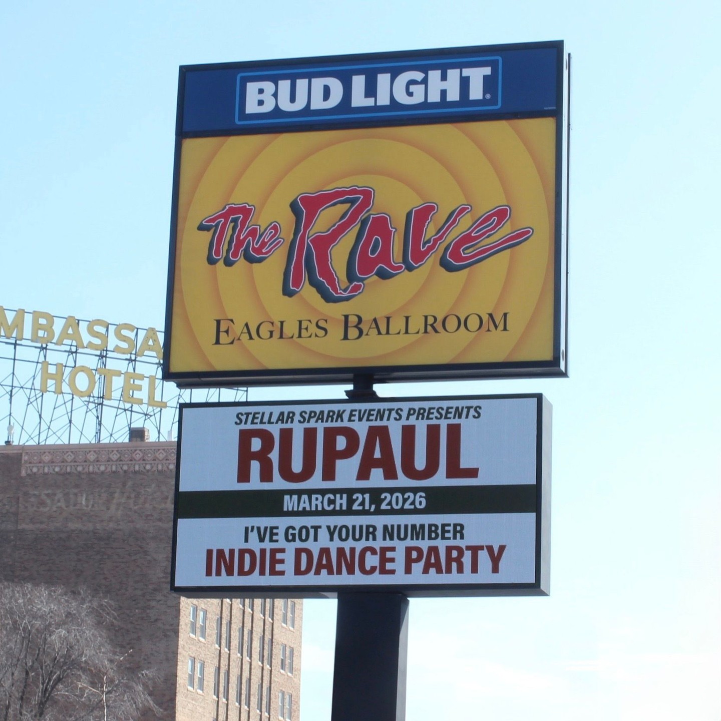Tonight at @theraveusa!
@rupaulofficial will take over The Eagles Ballroom with a DJ Set with support by Milwaukeeโs @chomperofficial and @nate_derus.
The show starts at 8pm.
Final tickets available at the box office and online ๐ therave.com/rupaul