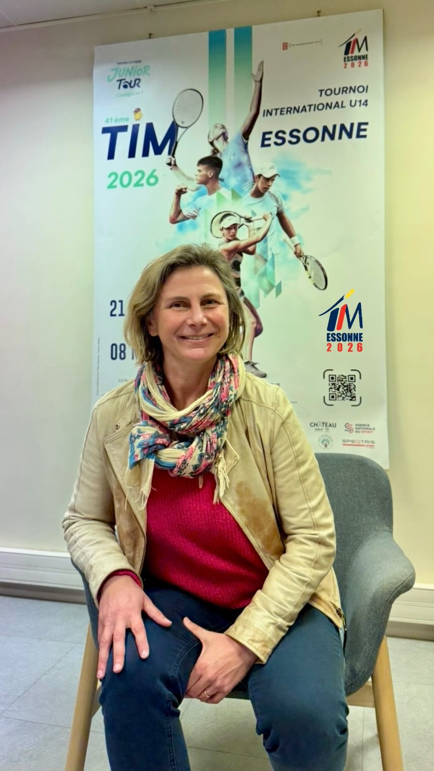 Rencontre avec Adeline Tutois-Jacob, Directrice Sports, Jeunesse et Vie Associative au Conseil Départemental de l’Essonne 🎾
Un grand merci au Conseil Départemental de l’Essonne, pour son soutien au tournoi 🙏
#tennis #tennistournament #timessonne #sport #essonne