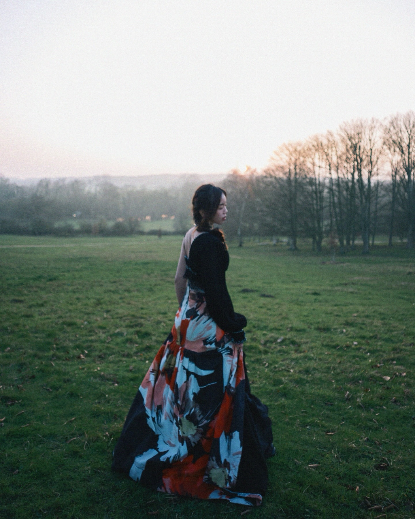 // Girl Talk //
不是想要成為誰或像誰或像誰說誰的誰,
而是我們不必隨波逐流快樂地擁抱自己,
然後成為自己所喜歡的模樣。
一種只屬於你自己專屬的美學方式✨
Forget following the crowd or mirroring others. Joyfully embrace who you are and grow into your own favorite self.
An aesthetic defined only by you.
PHOTO | @leflefphoto
—
《𝐒𝐢𝐥𝐞𝐧𝐭𝐒𝐢𝐫𝐞𝐧. & 𝐋𝐞𝐟𝐥𝐞𝐟 | 𝐒𝐡𝐨𝐨𝐭𝐢𝐧𝐠 𝐏𝐚𝐜𝐤𝐚𝐠𝐞 》ɪꜱ ᴀᴠᴀɪʟᴀʙʟᴇ ɴᴏᴡ.
🇬🇧𝐔𝐊 | ᴀʟʟ ʏᴇᴀʀ
🇭🇰𝐇𝐊 | OCT 2026 - JAN 2027
🇫🇷È𝐳𝐞/𝐍𝐢𝐜𝐞 / 𝐌𝐞𝐧𝐭𝐨𝐧 | 20-26 July 2026
ꜰᴏʀ ꜱʜᴏᴏᴛɪɴɢ ɪɴ ᴏᴛʜᴇʀ ᴇᴜʀᴏᴘᴇᴀɴ ᴄᴏᴜɴᴛʀɪᴇꜱ, ᴘʟᴇᴀꜱᴇ ꜰᴇᴇʟ ꜰʀᴇᴇ ᴛᴏ ᴇɴQᴜɪʀᴇ ᴜꜱ ᴏɴ ᴛʜᴇ ᴀᴠᴀɪʟᴀʙɪʟɪᴛʏ
—
HONG KONG LOCAL WEDDING DRESSS DESIGNER | 𝐇𝐀𝐍𝐃𝐌𝐀𝐃𝐄 𝐆𝐎𝐖𝐍 & 𝐀𝐂𝐂 |ᴍᴀᴅᴇ ɪɴ ʜᴏɴɢ ᴋᴏɴɢ
www.bysilentsiren.com
.
.
.
#hkbridalshop #madeinhongkong #bohobride #hkwedding #overseaprewedding