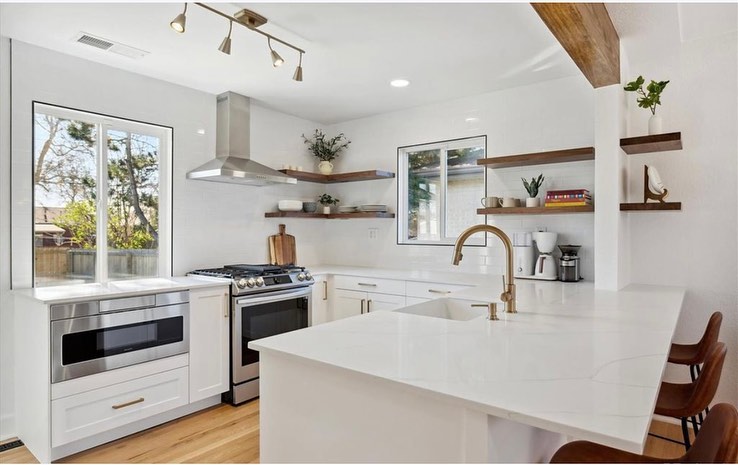 Before & After of this kitchen Remodel👷♂️