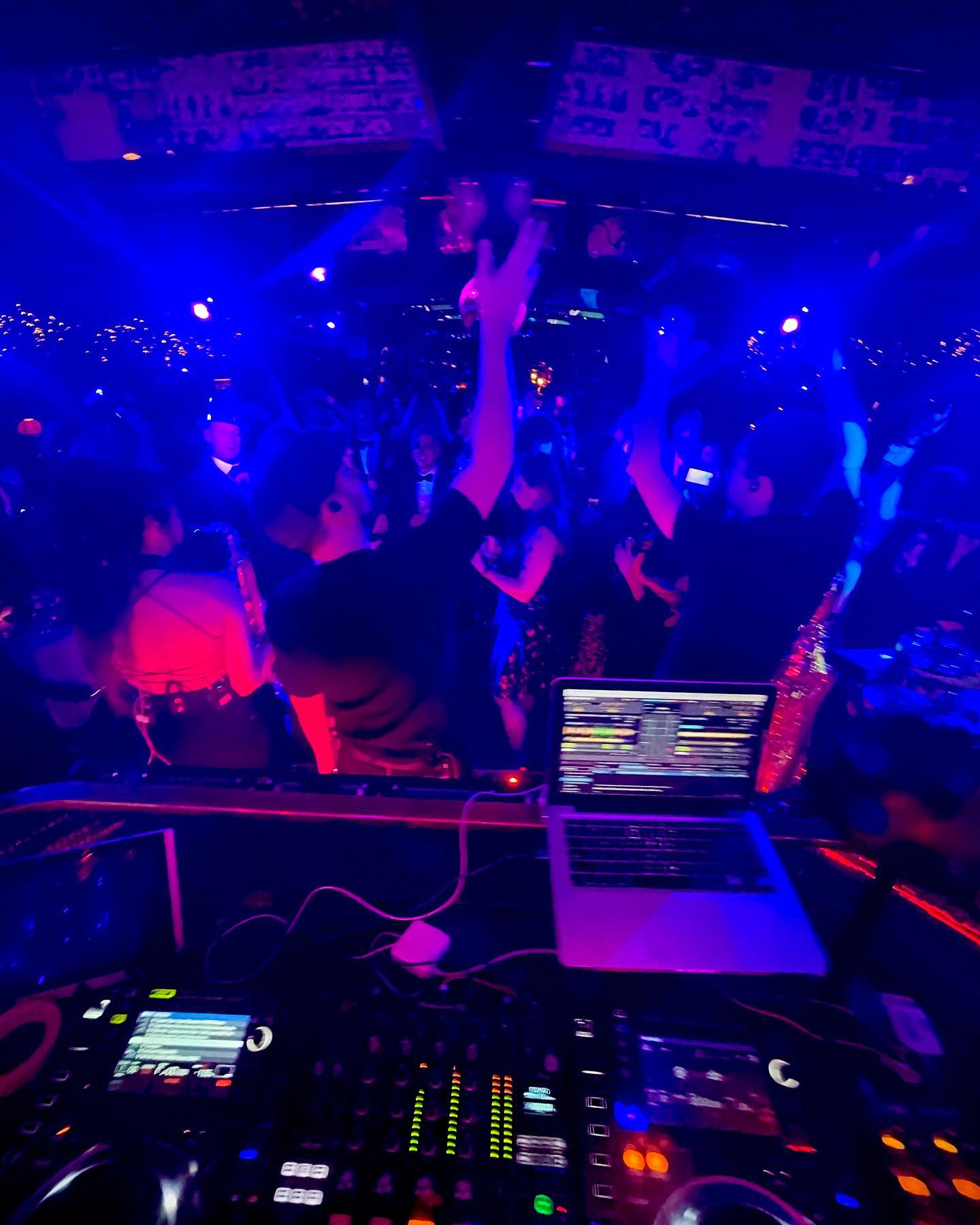 Perfect start to the new year at this incredible venue in Lisbon, with the amazing ALR Live🙏