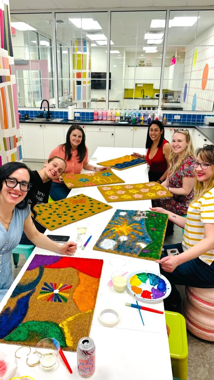 Our last Ladies Who Lab event was so much fun! We had so much fun with this lovely group designing our own customized and hand-painted doormats.
Stay tuned for our next ladies event and plan your next girls night out with us! #districtdabblelab
#bethesdamd #shopsmall #craftygirlsclub