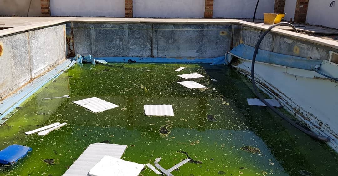 Pool refurb new liner and automatic cover. #pool #swimmingpool #liner #automaticcover #refurbishment #refurb #beforeandafter