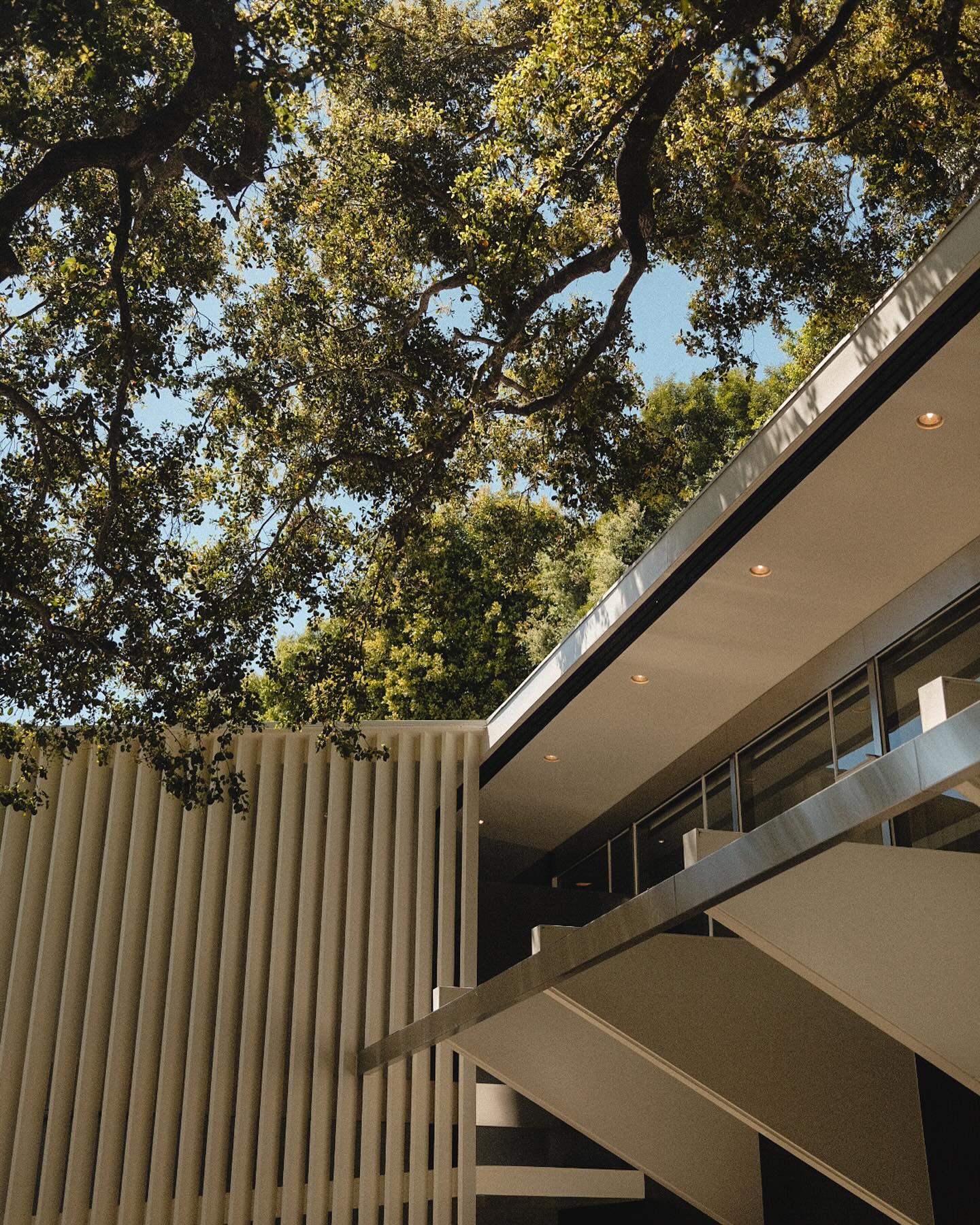 Hey Real Estate Agents, I bet you’ve never seen a listing shot like this before?!
Let’s face it… Real estate marketing hasn’t evolved in a decade. Without TikTok and other social media platforms, 65% of agents would be extinct by now.
All listing photos look the same: bright lighting washed out lighting, super wide angles, maybe a drone shot or virtual staging. How do you and your homes stand out? You don’t. You’re following outdated methods.
At KAC, we revolutionize real estate photography. Innovation simply distinguishes between the leaders and the followers.
Our distinct photography style will help you shine in a competitive market.
Here’s why:
⚡️Increased Engagement: Unique photos get 118% more views drawing more attention and interest while highlighting unique property features often overlooked with standard techniques.
⚡️Strong Brand Identity: High-quality and creative photography boosts the professional image of an agent, all while making listings stand out, establishing the agent’s brand as innovative and high-quality.
⚡️Better Fit for Modern Platforms: Our techniques are designed for compatibility with modern devices and platforms, enhancing user experience.
⚡️Faster Sales: Listings with higger quality photos generate excitement and interest, leading to quicker sales and higher offers.
Ready to transform your listings? Comment “📸” to book your session!
#realestatemarketing #innovation #realestatephotography #realestate #marketing #creativity #richardneutra #fujifilm