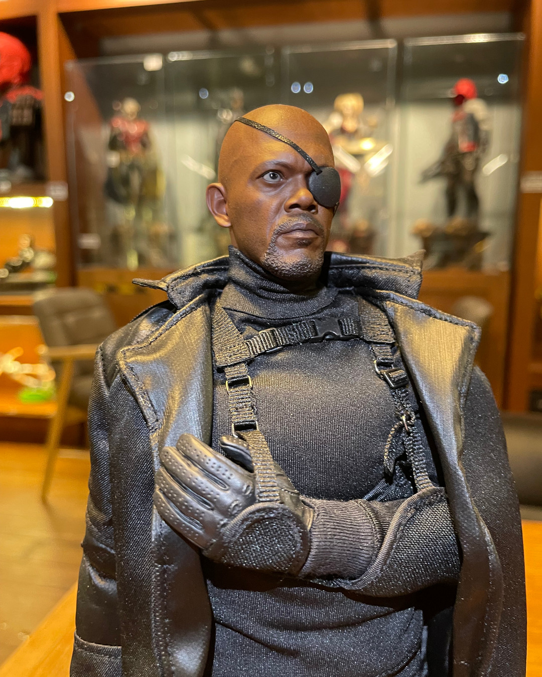 Tek gözle bile herkesi görüyor… 🕶️🔥
Bu detay, bu duruş… koleksiyonun en karizmatik parçalarından biri.
Yakından görünce neden farklı olduğunu anlıyorsun.
DM’den fiyat bilgisi alabilirsiniz.
Hero Cafe’yi ziyaret edip ürünü yakından inceleyebilirsiniz.
#marvel #nickfury #hottoys #figurecollection #herocafe