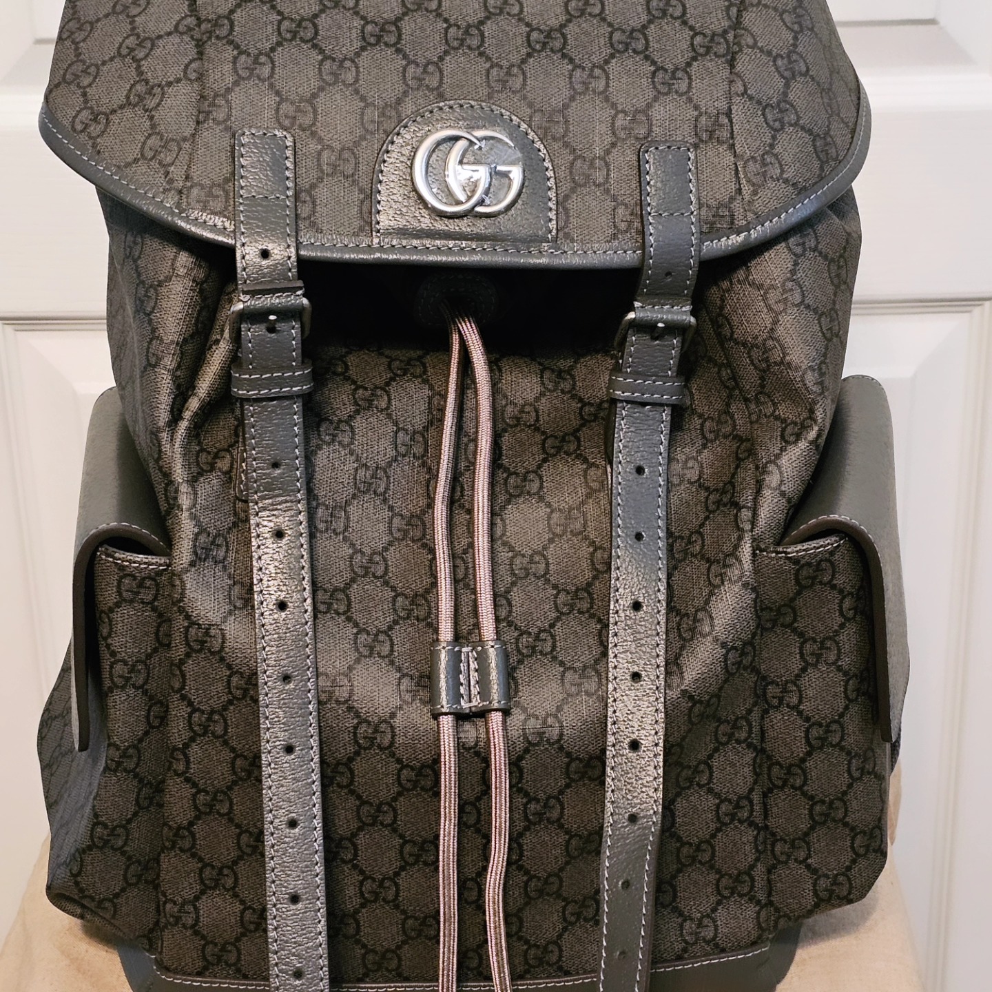 Men's Ophidia GG Backpack
Condition: New
Color: Grey & Black GG Supreme Canvas with Grey Leather Trim, Cotton Linen Lining
Size: Medium
Including: Gucci Paper work, Dustbag
Retail: $2,600
Wright Way Wear: ๐DM Fof Price๐