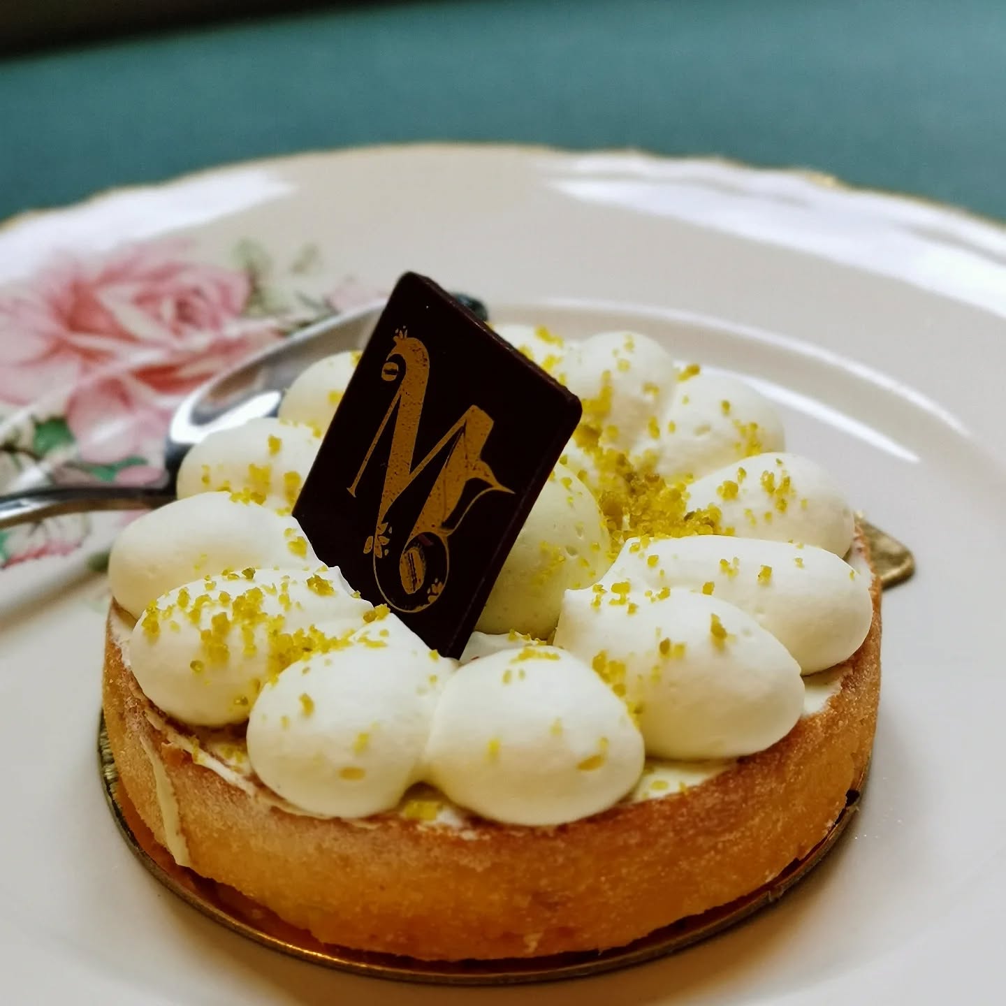 🐣NOUVEAUTÉ DE PÂQUES 🌼
JARDIN D'ORIENT
Pâte sucrée vanille, crème de pistache, ganache montée chocolat blanc à la pistache & à la fleur d'oranger.
Pensez à commander vos desserts
Ouverture exceptionnelle le dimanche 5 avril 10h-12h
#martinemacaronsetpatisseries #tartepistache #paques