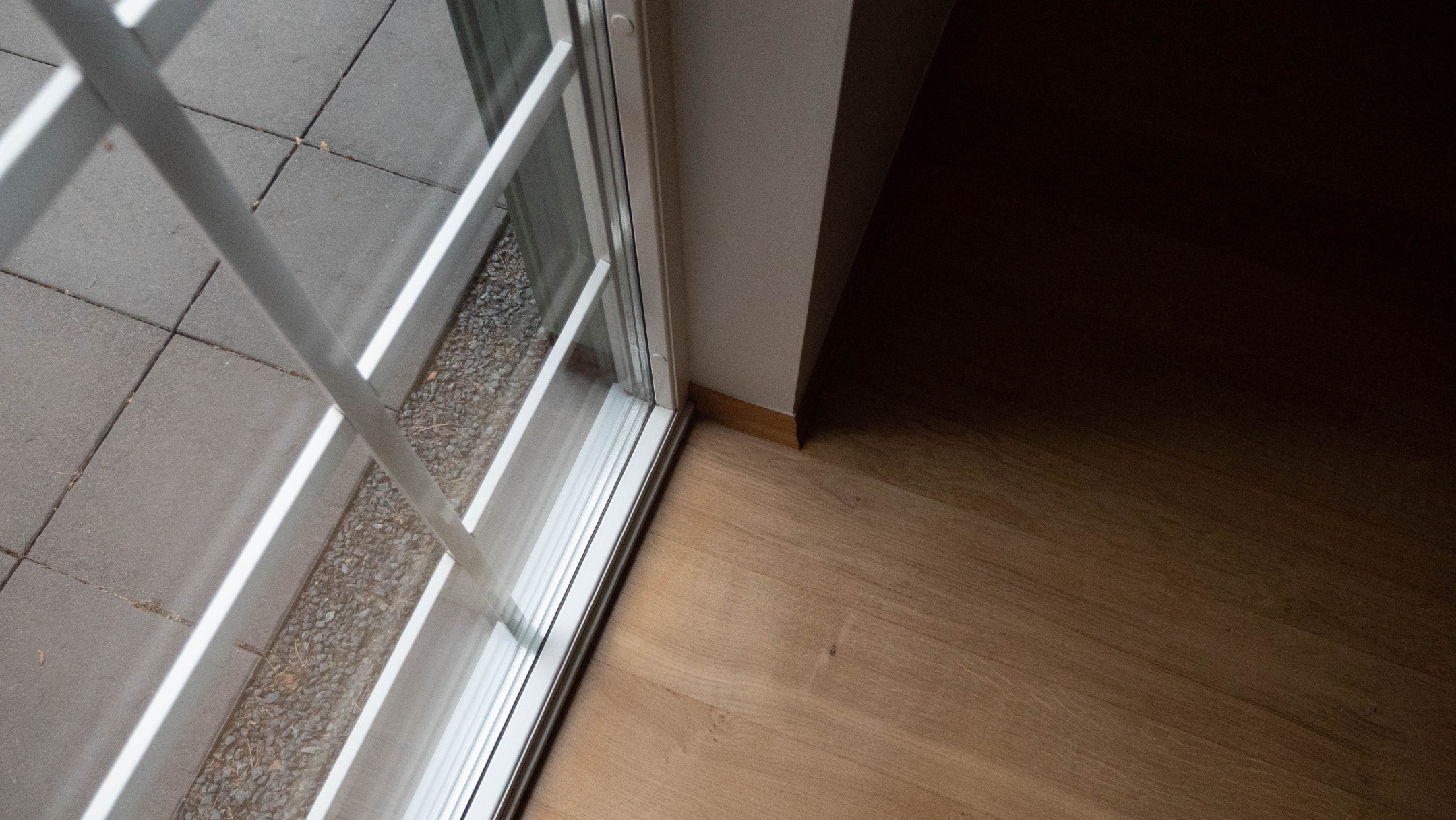 Tillbaka i Höllviken med ännu ett projekt. Renovering av ett hus med över 300 kvm boyta där första etappen nu är genomförd.
Arbetet har omfattat golvslipning, ommålning, byte av eluttag och strömbrytare samt anpassning av belysning. Fokus har legat på att fräscha upp och utveckla huset samtidigt som den ursprungliga charmen bevaras.
På Öresunds Byggentreprenad möter vi kundens visioner – din önskan är vår prestation och målsättning.
#bygg #renovering #köksrenovering #badrumsrenovering #byggahus