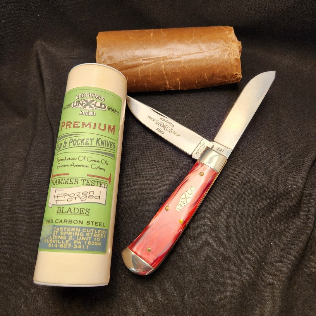 Time is running out! Get the rare 2007 GEC Great Eastern Cutlery Acrylic 1st Open House Knife #73! Features magenta acrylic handles, 2 carbon steel blades, and slipjoint lock. A true collector's gem! 🔪✨ #KnifeCollector #GEC #Pocketknife #RareFind #BladeArt #GreatEasternCutlery #Pocketknife
https://ebay.us/m/DQjfS1