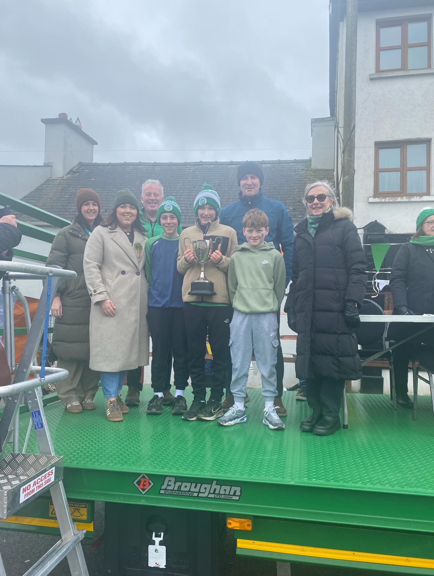 Well done to the children from 4th, 5th and 6th Class who represented our school at the St Patrick’s Day parade on Tuesday and claimed 1st prize ☘️☘️☘️