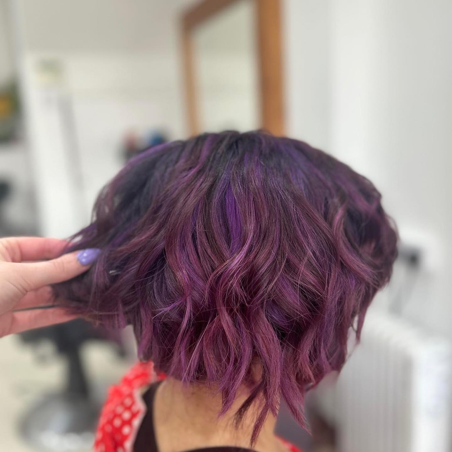 💜swipe to see the before picture 💜
💟Hair done by Emily 💟 #kmshair #goldweluk #goldwellelumen #messywaveshair #beforeandafterhair