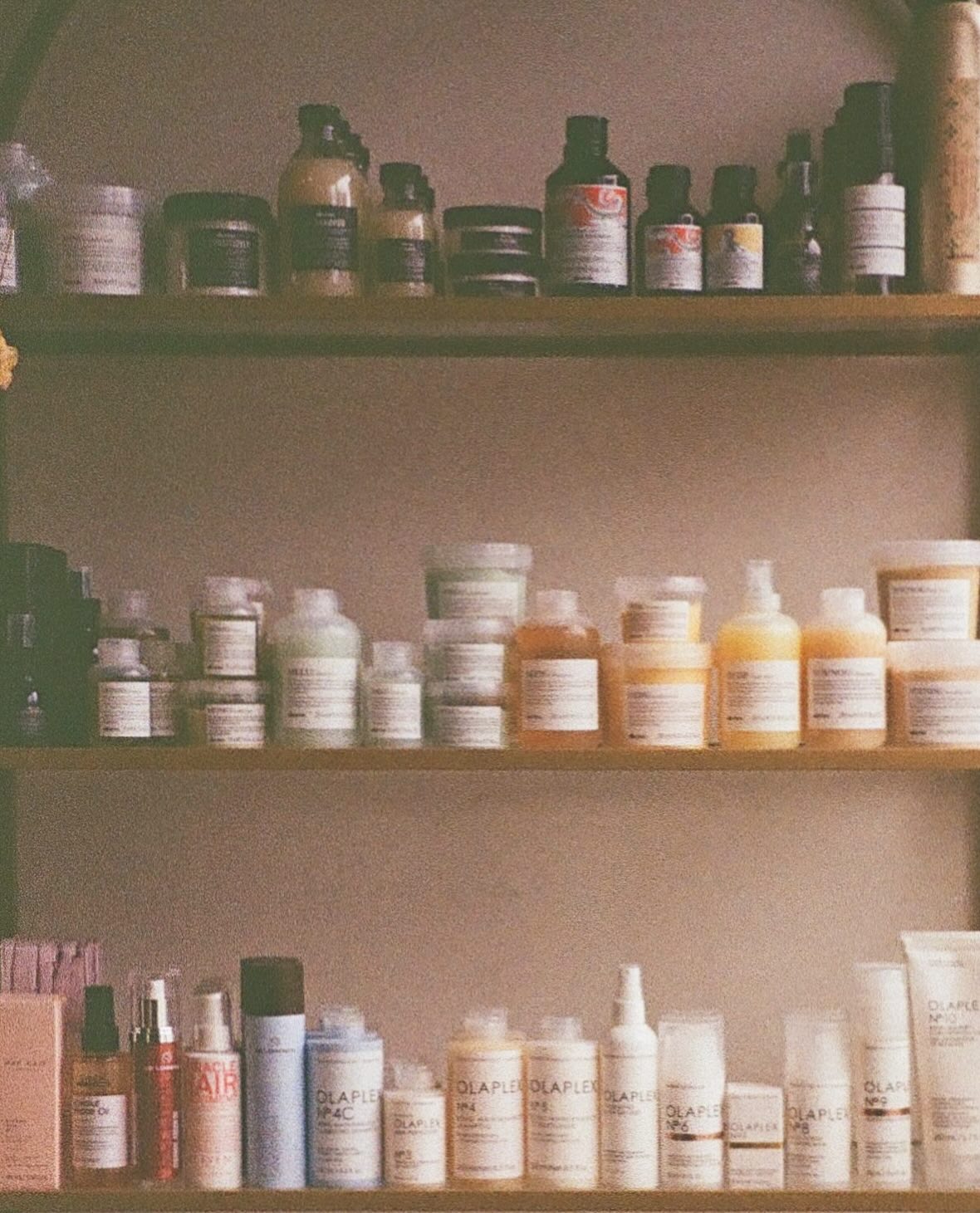 Long-lasting salon hair starts with what you do at home ✨
We rely on Davines to keep your colour fresh, your scalp balanced, and your hair feeling soft, strong, and easy to manage between appointments.
Healthy hair, every day 🤍
#davinesnz #yuduyuhairsalon #waihekehairsalon #tamakimakaurau