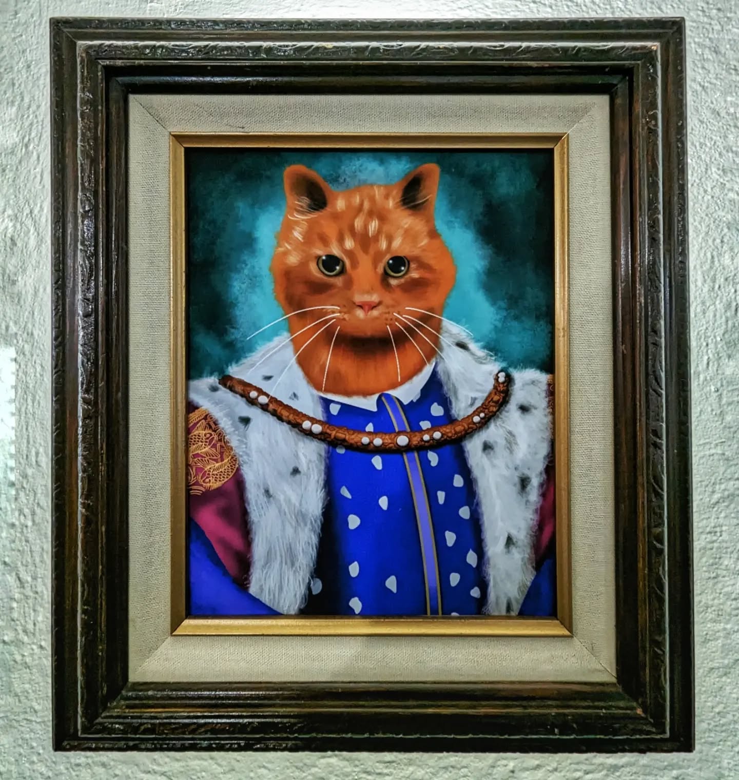 With gifts given, I get to show off my gift to @mardegras
Sir Toast in all his royal glory! Merry Christmas ya filthy animals!