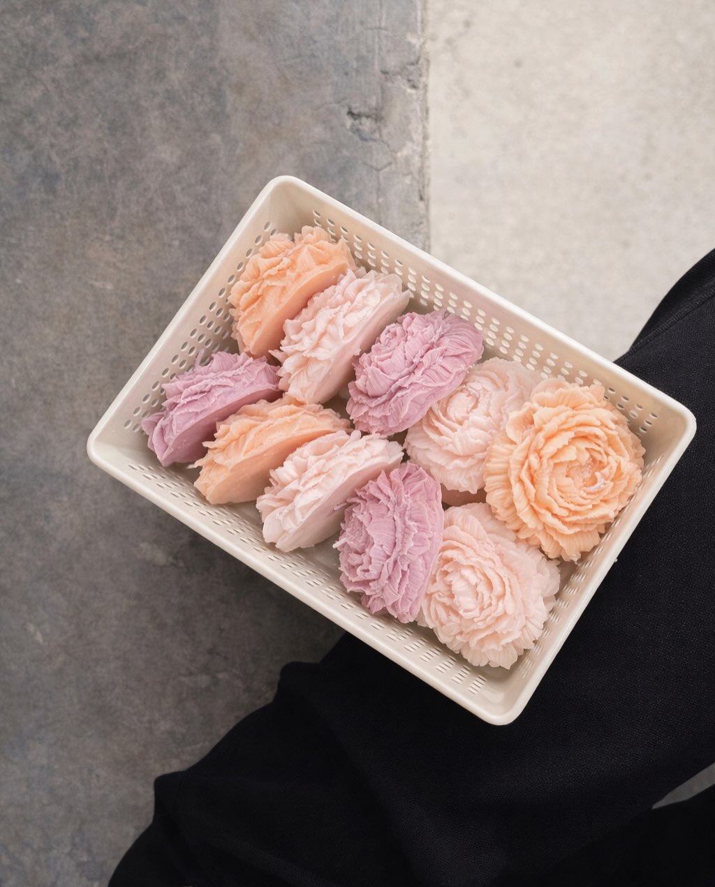 mandarino, fiore di cotone e ciliegia
quale è il tuo gusto preferito? 🌸
Peonie.
Spring vibes.