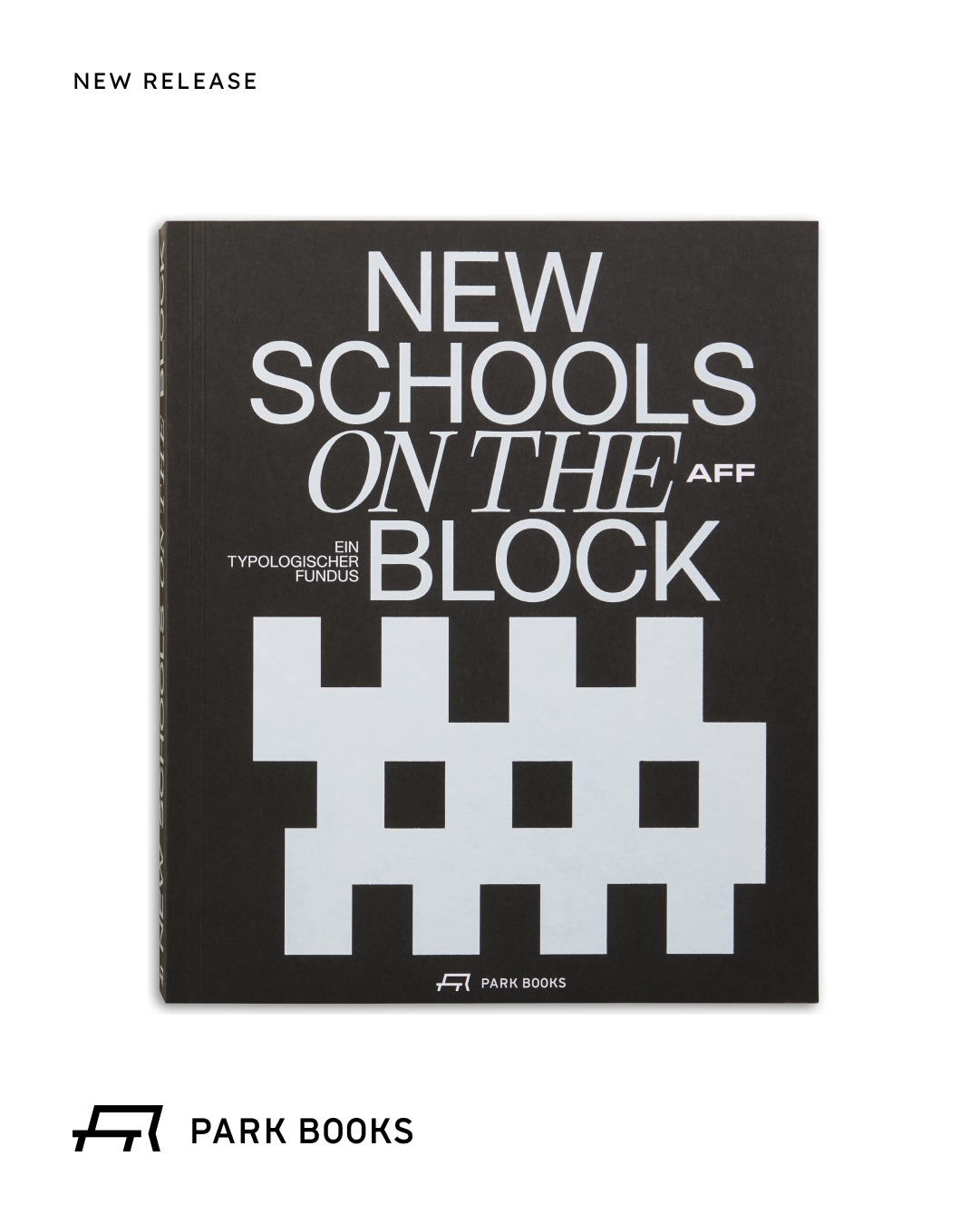 New Schools on the Block. Ein typologischer Fundus
Schulbauten gehören zu den besonders vielschichtigen Entwurfs-, Planungs- und Bauaufgaben für Architekt:innen. Und sie sind eng verknüpft mit den pädagogischen Konzepten sowie den kulturellen und räumlichen Vorstellungen der jeweiligen Entstehungszeit.
New Schools on the Block vereint ein Jahrzehnt gelebter Schulbaupraxis des Kollektivs AFF Architekten. Schule wird von AFF nicht allein als Ort des Lernens verstanden, sondern auch als Raum der Identifikation. Daraus erwächst der Anspruch, Gebäude zu schaffen, die im Zusammenspiel von Gestalt und Nutzung identitätsstiftende Erfahrungsräume eröffnen. Die Vielzahl der in diesem Buch gezeigten Grundrissstudien lädt dazu ein, beim Betrachten Räume gedanklich entstehen zu lassen. Der Blick auf die realisierten Schulbauten zeigt, dass selbst ein Handlauf oder ein Sanitärraum lehrreich sein kann.
Das Buch ist ein typologischer Fundus mit Grundrissen und Fotografien von 40 Schulbauentwürfen aus der Praxis von AFF Architekten. Fotografien der Umgebungs-, Eingangs- und Treppenhaus-Räume sowie der Schulzimmer, Pausen- und Stauräume bieten vielfältiges Anschauungsmaterial. Ein Comic des Zeichners und Illustrators Peter «Auge» Lorenz zum Schulalltag bringt zusätzliche Lebensnähe ein. Ein historischer Rückblick in den Schulhausbau, Perspektiven auf zeitgenössische Schularchitektur sowie ein Gespräch mit AFF bilden den textlichen Hintergrund, durch den die Entwürfe von AFF Architekten eingeordnet werden.
***
Herausgegeben von AFF Architekten
@aff_architects
Gestaltet vom Studio Patric Dreier
@patric_dreier
Mit Beiträgen von Kim Gundlach, Gregor Harbusch, Barbara Pampe, Josepha Landes und Peter «Auge» Lorenz
@gregorharbusch @augelorenz
Fotografien von Hans-Christian Schink, Tjark Spille, Dawin Meckel und Sven Fröhlich
@architjark @dawin_meckel
Gedruckt von der DZA Druckerei zu Altenburg
@dza.druck
#affarchitekten #schulhausarchitektur #schulbautypologien #parkbooks #architekturkollektiv