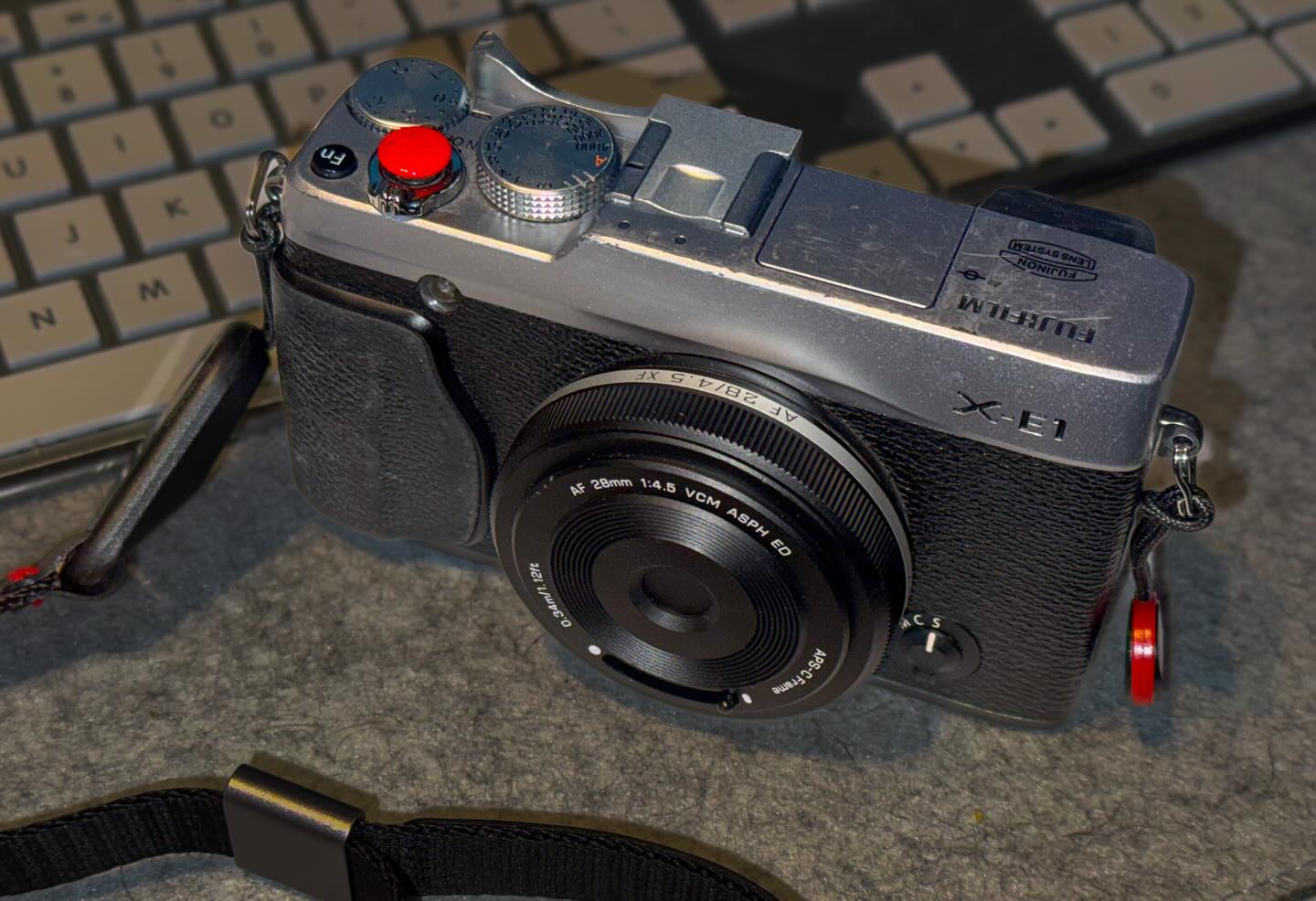 By digital standards, this 14 year old Fujifilm X-E1 is “vintage.” With that weird little Viltrox 28mm lens it is jacket-pocketable. The vintage Fuji sensor is beautiful and the autofocus is passable. I thought all this would make for a great street photography machine for a recent trip to #GainesvilleGA. However, I didn’t count on almost everyone in town hiding inside for the two days I was there. Que sera, sera. I did get a few pictures, which I will share. #FujifilmXE1 #Viltrox28mmf45