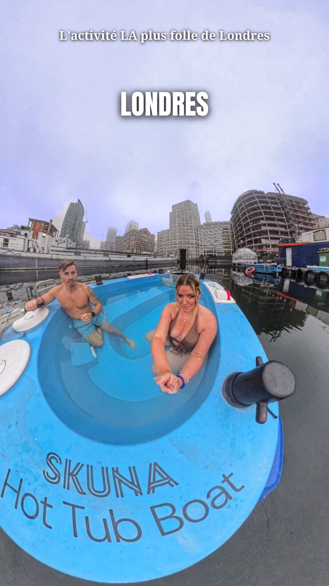 On s’est retrouvés en maillot de bain en février… au milieu de Londres 😳
Oui oui… dans un jacuzzi… qui navigue sur la Tamise.
Les passants nous regardaient comme si on était complètement fous… et honnêtement… ils n’avaient pas totalement tort. 😂
🚤 Le concept : un hot tub boat, un jacuzzi flottant que tu pilotes toi-même sur la rivière.
💦 Eau chaude, vue sur Londres, musique… et fou rire garanti.
Le concept est totalement fou mais on a adoré ! Ça se passe avec @skunaboat à Canary Wharf et c’est l’activité idéale pour un enterrement de vie de garçon ou un anniversaire !
Maintenant on a besoin de savoir :
Vous oseriez vous balader en maillot dans un jacuzzi au milieu de Londres ? 👀
1️⃣ Oui direct
2️⃣ Jamais de la vie
3️⃣ Seulement après 2 cocktails 🍸
___
We ended up in swimsuits in February… in the middle of London 😳
Yes, really… in a jacuzzi… cruising on the Thames.
People walking by were looking at us like we were completely crazy… and honestly… they weren’t totally wrong. 😂
🚤 The concept: a hot tub boat — a floating jacuzzi that you drive yourself on the river.
💦 Hot water, views over London, music… and lots of laughs guaranteed.
The concept is totally crazy but we absolutely loved it! It’s with @skunaboat in Canary Wharf, and it’s the perfect activity for a bachelor party.
Now we need to know:
Would you dare to cruise around London in a jacuzzi wearing a swimsuit? 👀
1️⃣ Absolutely yes
2️⃣ No way
3️⃣ Only after 2 cocktails 🍸
#london #londres #skunaboat #insolite #bonplanvoyage