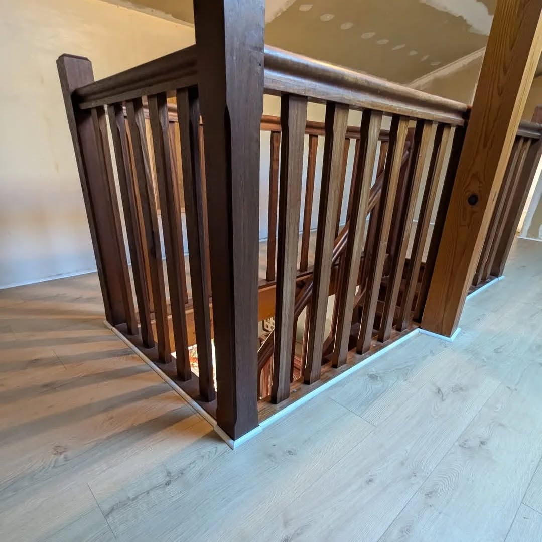 Clap de fin pour ce chantier de fourniture et pose d'un sol stratifié chêne Portland Puro provenant de chez @cotesolbordeaux !
Ce stratifié apporte luminosité et modernité grâce à ce décor texturé et sa surface mat 🤩
#solstratifié #stratifie #chêne #rénovation #renovationparquet #saintjeandillac #parquetdargent