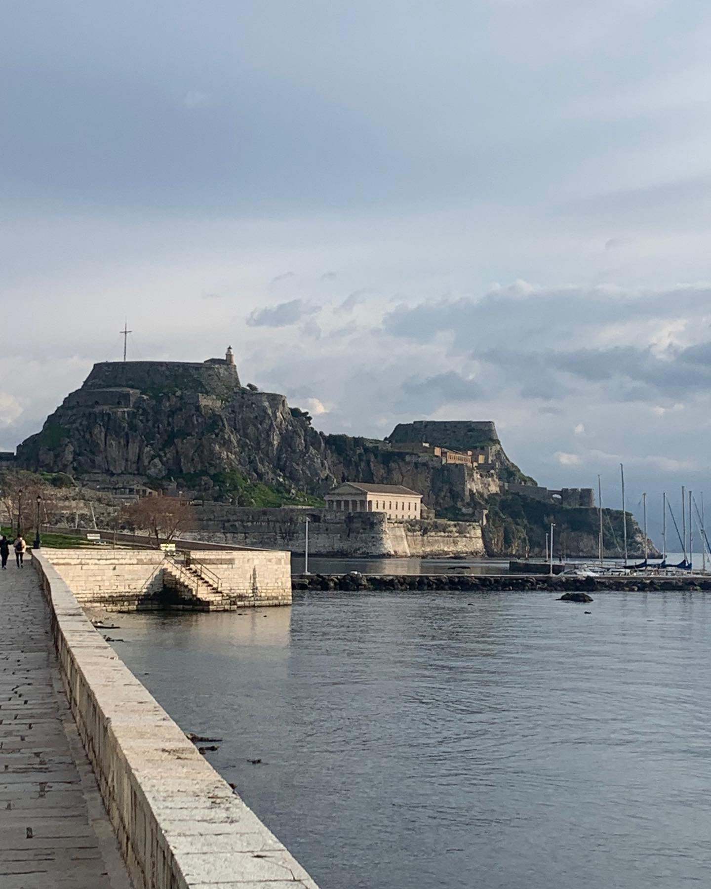 MSc in Sonic arts and Audio Technologies πλέον …Ευχαριστώ τους καθηγητές και ειδικά τον επιβλέποντα μου Μηνά Εμμανούηλ.