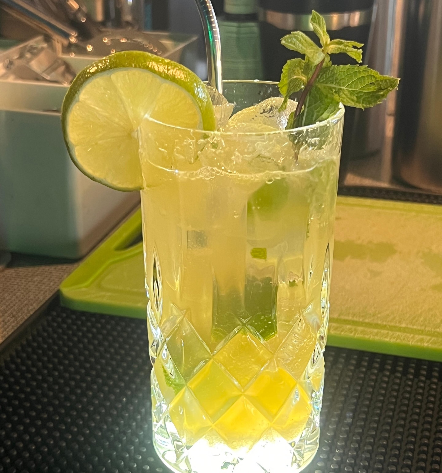 Mojito para tu fiesta!!!!
#mojito #chequelomo #weekend #apero #gastronomia