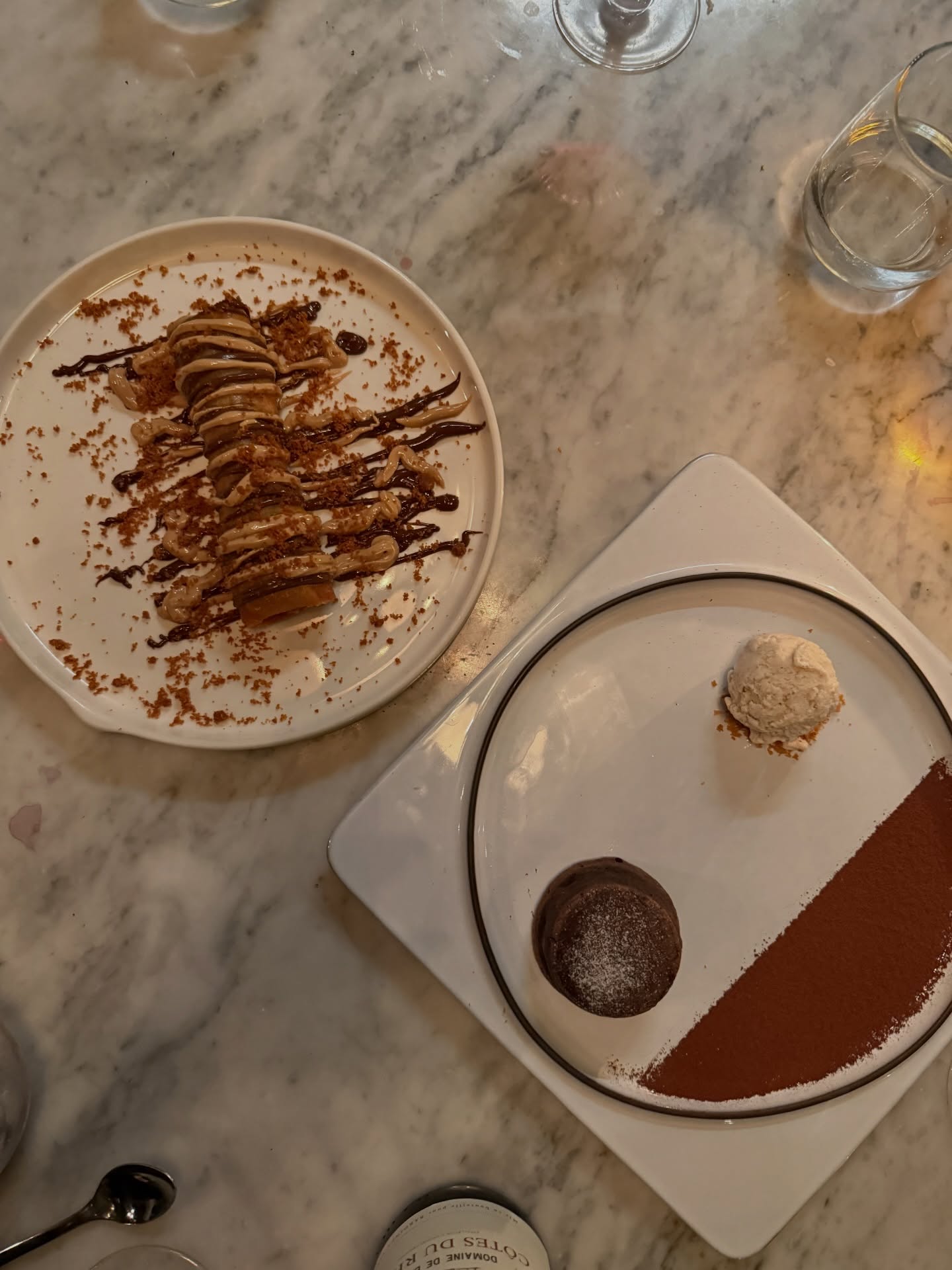 Nos desserts les plus gourmands de la carte : le banana brick et le fondant au chocolat 🤤
#restaurantmarrakech #marrakech #dessert #finefood #finerestaurant