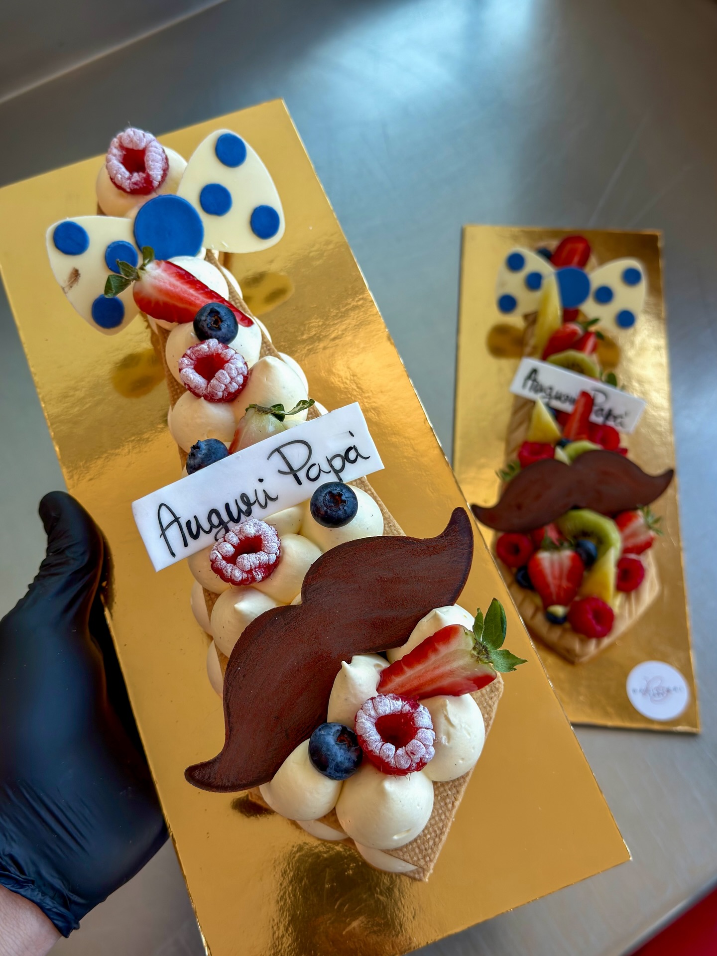 Auguri ai papà di tutto il mondo 💙
.
.
.
.
#bacileri #pasticceriabacilieri #sangiuseppe #cravatte