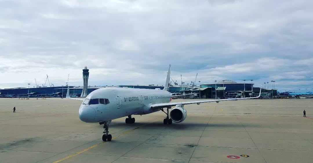 Arrival ➡️ Pit stop ➡️ Departure
The IJK crew were happy to assist this B757 in 🇰🇷 on its way from 🇺🇸 to 🇨🇳.
#infinitejetkorea #planexecution #groundhandling #airportlife #koreaairport #techstop