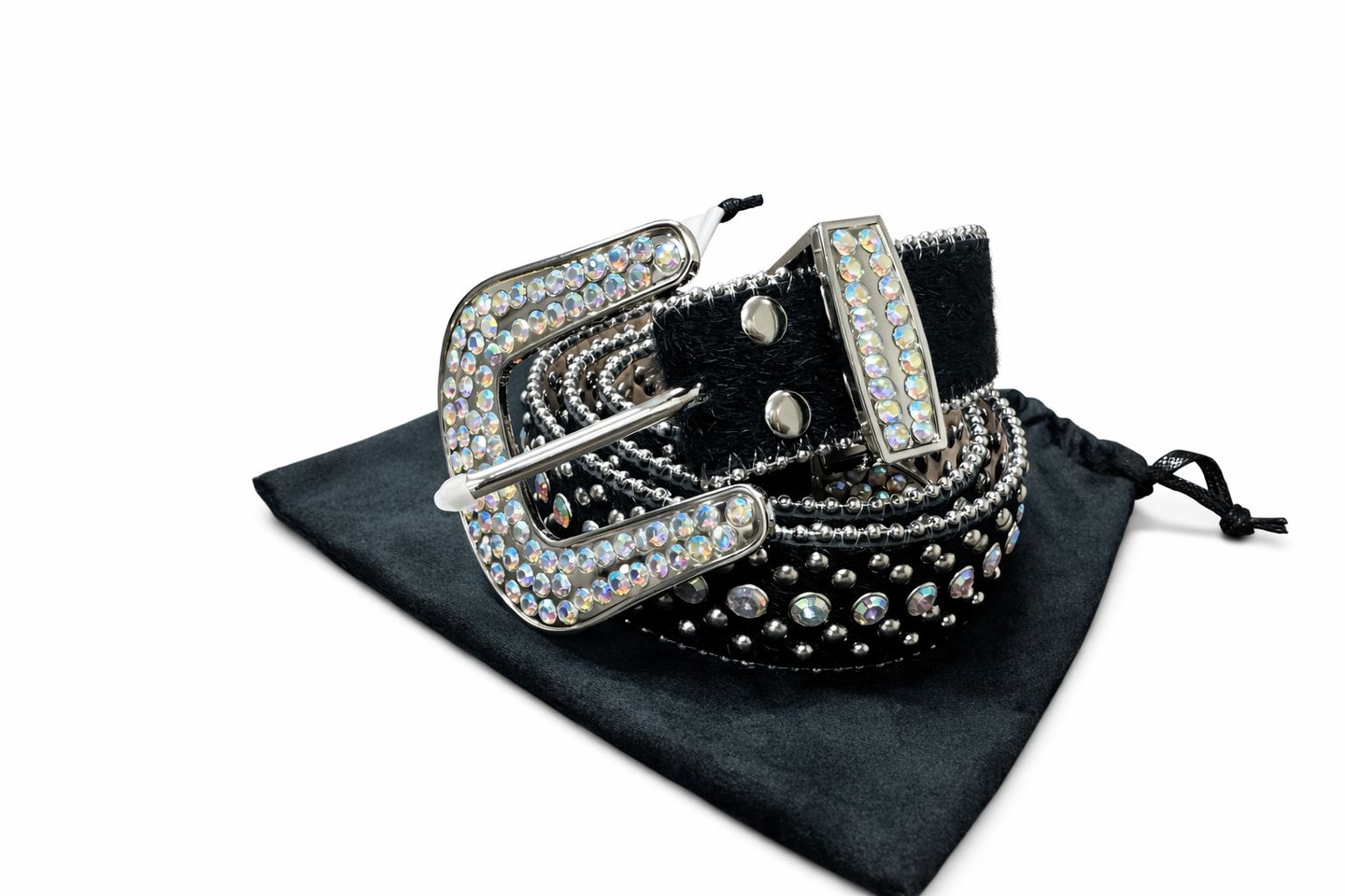 Add instant sparkle to any outfit ✨ Black AB rhinestone-studded belt with an iridescent western buckle — available in all sizes. Tap the look, save it, and grab yours. Link in Bio
#SparkleStyle #WesternBelt #StatementBelt #OOTD #AccessoryAddict #AroviaKart