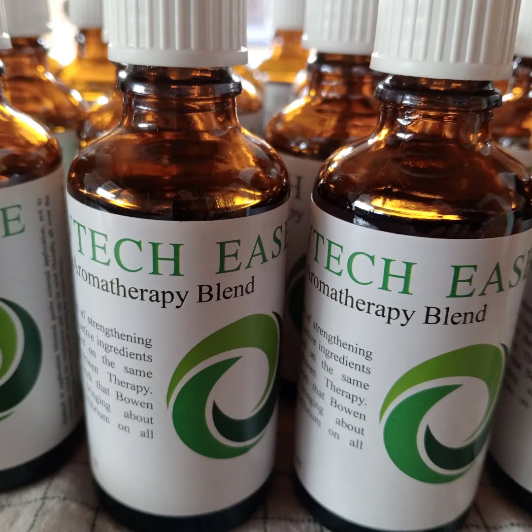Last weekend I surprised my students by giving them a free bottle of Bowtech ease oil
Bowtech ease is ideally suited to use after Bowen Therapy for aches and pains
Top quality product ❤️