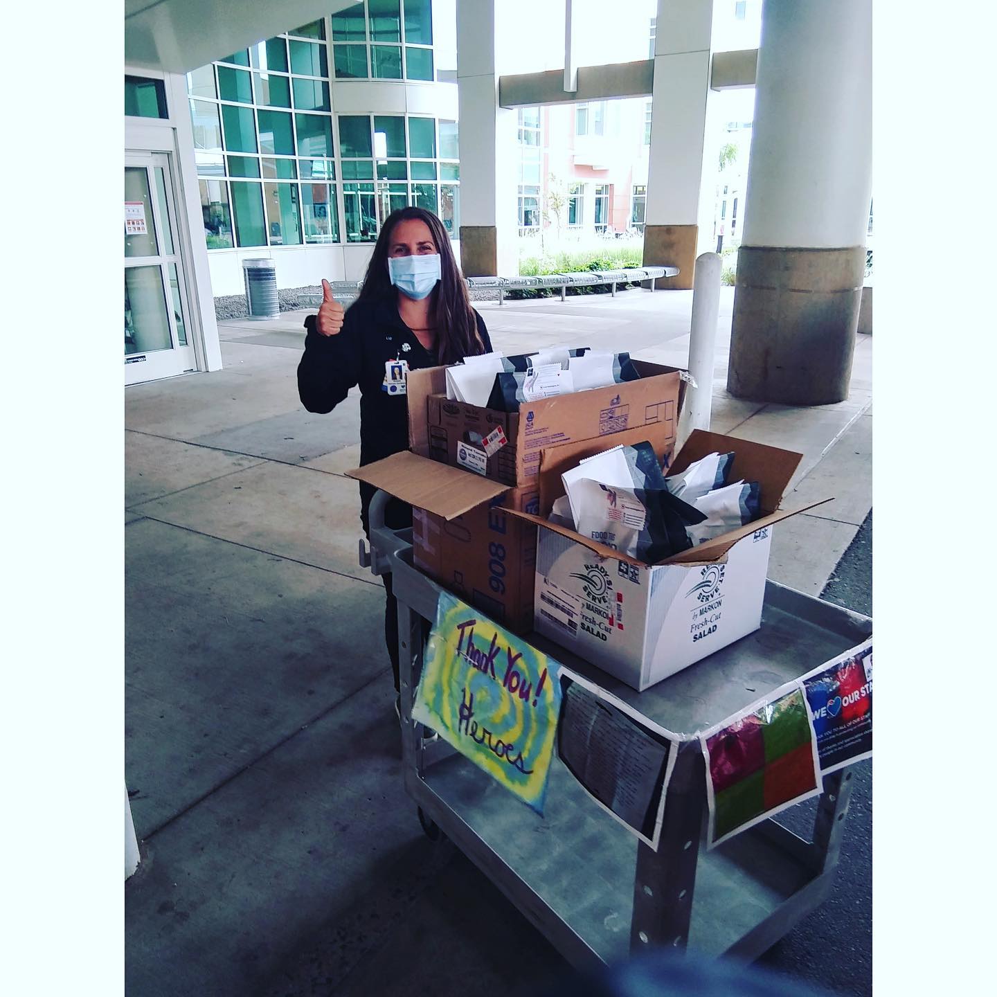 Lunch on Tuesday for the Heroes of Denver Health Medical Center @denverhealthmedical. We are so grateful for everything you do! •
•
Tuesday’s Meal Donation - 25 scrumptious sandwiches from the awesome Bird Call @eat.birdcall•
•
#HeroesOfCOVID #COVID19 #Coronavirus #Frontline #Heroes #Colorado #Denver #DenverHealth #HealthHeroes #Cheers #GiveBack #HealthcareHeroes #ThanksHealthHeroes #EatBirdCall