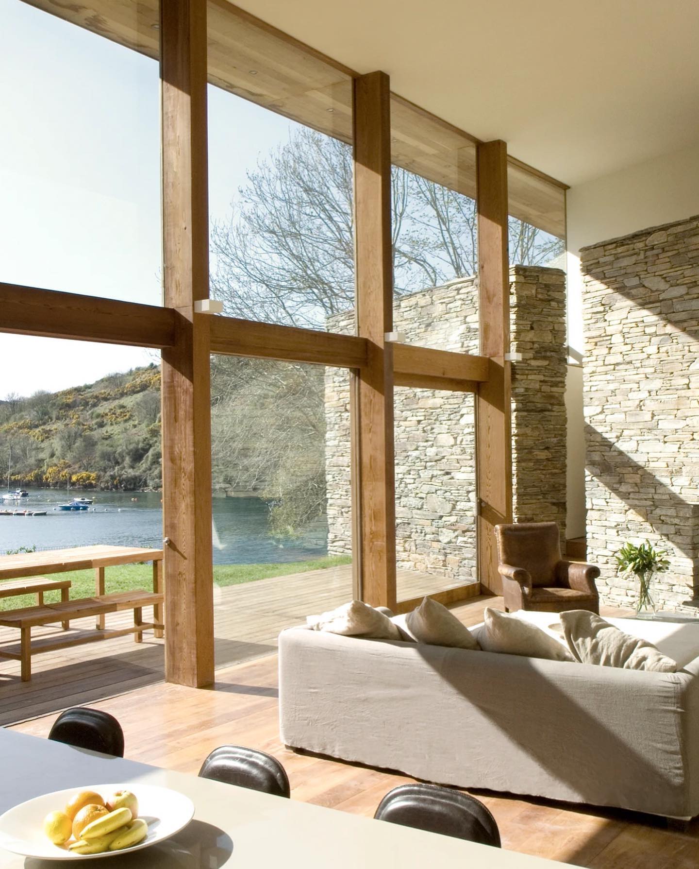 Absolutely loving these hardwood floors. It really elevates this lakeside home while still giving it that cabin like feel.
Would you put these floors in your home? We wouldđ¤Š
#homeremodel #sandiegoremodel #remodel #dreamhome #homedecor #home #homedesign #homedecoration #homeinspiration #sandiego #california