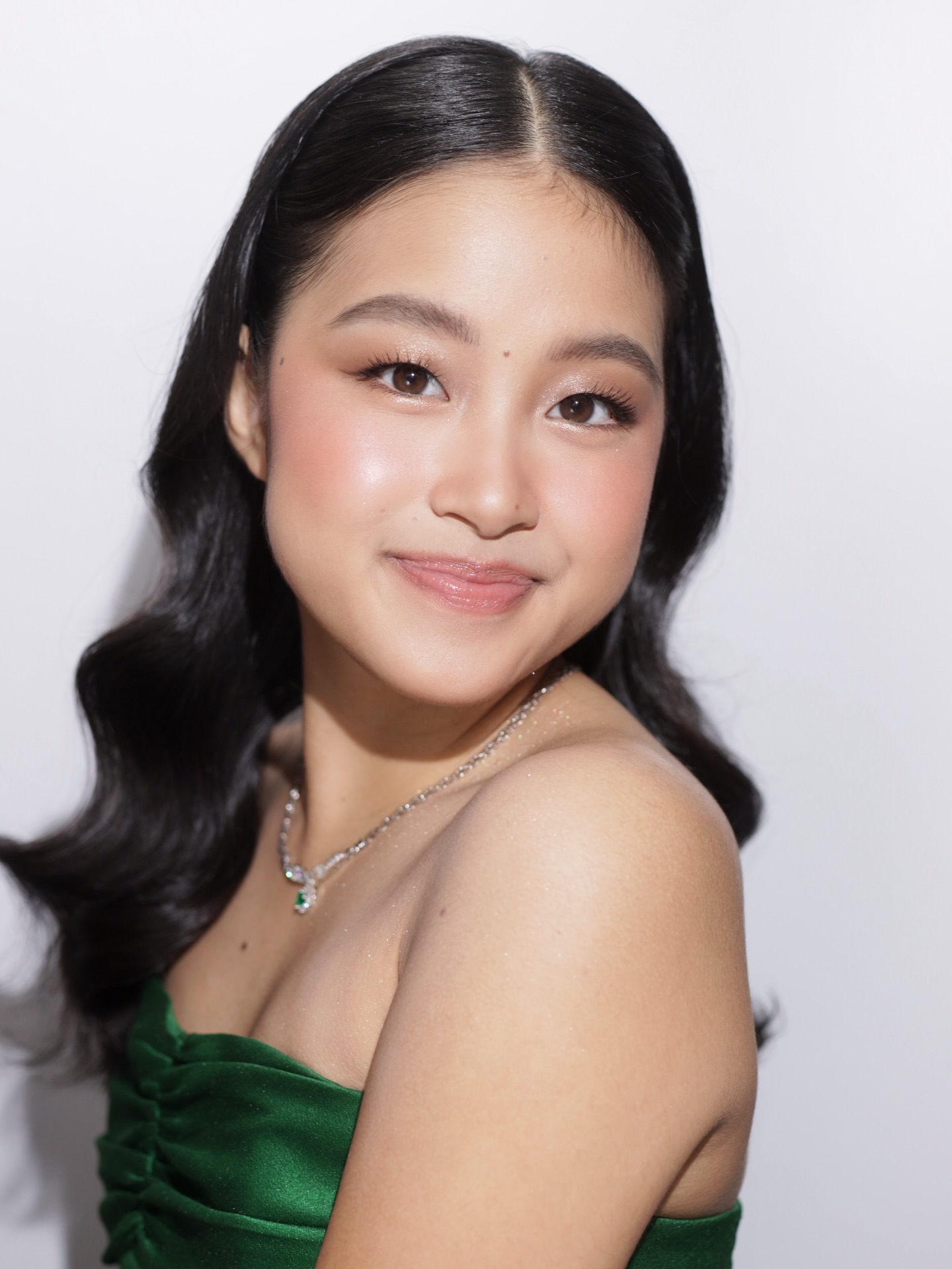 Natural Glam
Makeup @ennahtrinidad
Hair @albertmuyohair
#makeupbyennahtrinidad
#byennahtrinidad
#ennahtrinidadmakeupartistry
www.ennahtrinidad.com
byennahtrinidad@gmail.com
@ennahtrinidad
fb: ennahtrinidadmakeupartistry