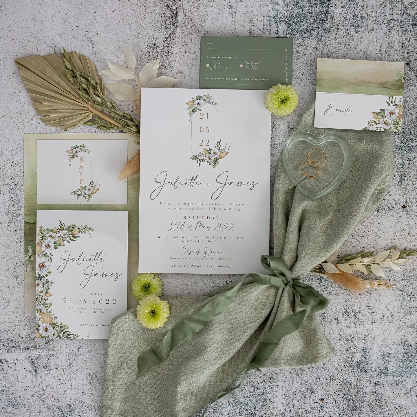 For the earthy, elegant bride 🤍🌿
'Sierra Dawn' Collection - designed for couples who love soft neutrals, delicate florals and effortless elegance.
With its muted green tones, warm beige hues and botanical details, this suite brings a calm, romantic feel to your wedding day stationery. Think rustic venues, natural textures and timeless styling 🌾
If your wedding style leans towards natural, romantic and effortlessly beautiful… this might be the one 💌✨
Taking bookings for 2026, 2027 & 2028 💛
www.holliebrucedesigns.com
.
.
.
#weddingstationeryinspo #rusticweddings #rusticweddinginvitations #bohoweddingstationery #weddingstationery