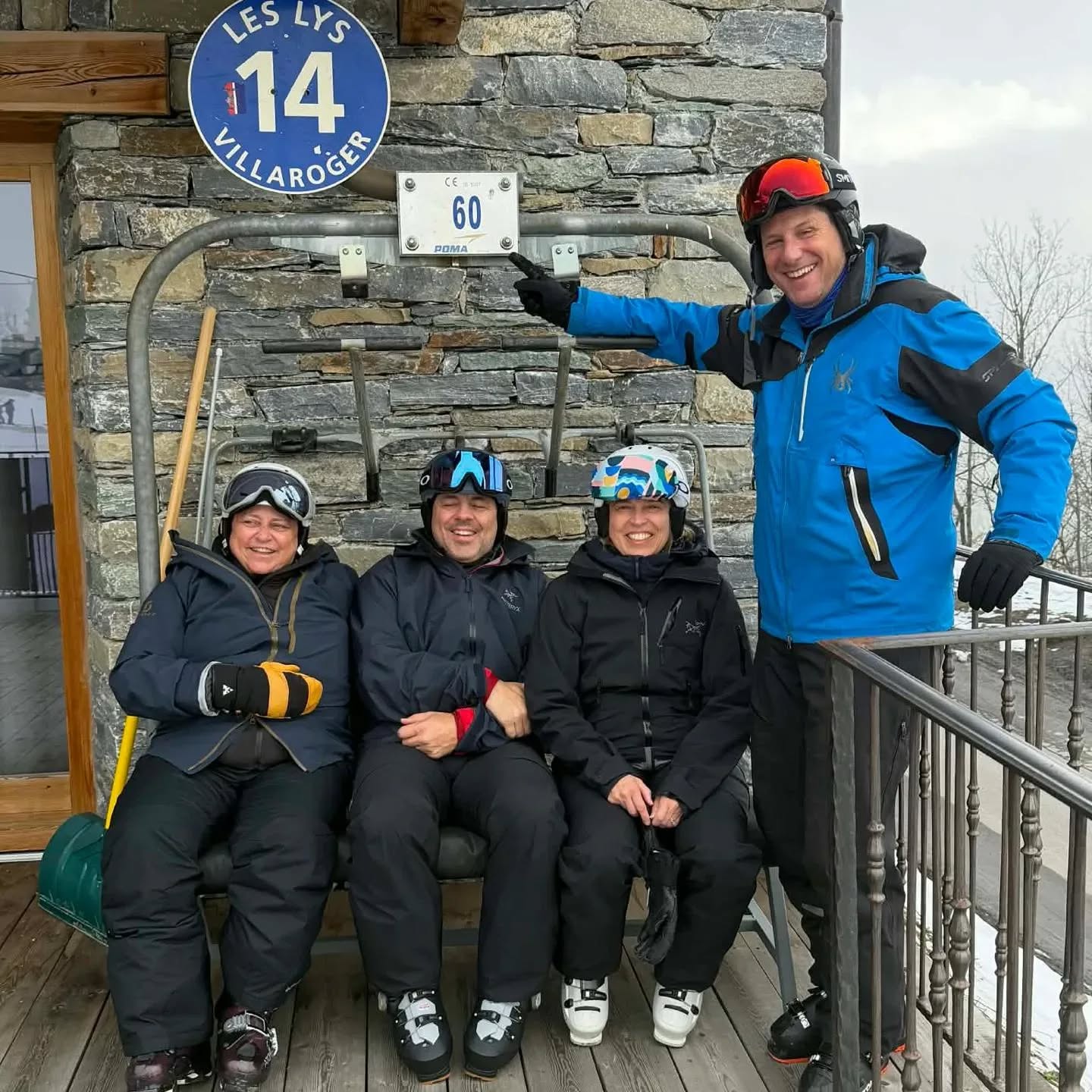 The 60ies club. Happy birthday!!! #birtdaycelebration #lesarcsvillaroger #chaletlejolipre