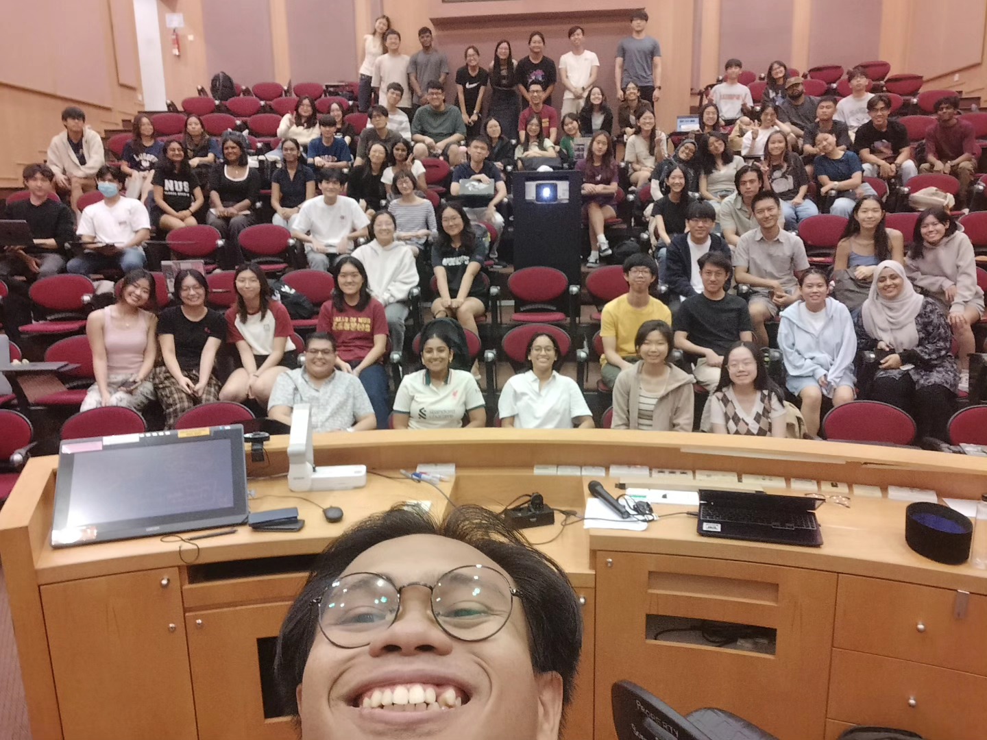 I'd like to thank Dr Zeehan of the NUS Department of Biological Sciences (@nus_dbs) for having me deliver a talk with her students as part of their "Saltwater: Society and the Sea" module earlier this afternoon!
I shared about the Ubin Orang Pulau identity and the relationship of the community with the sea, through stories and practicesâsuch as fishing and foraging. I hope the students had an insightful time and may the sharing be beneficial to them in understanding our role as a society with the seas around us!
(And yes, I was in my baju Melayu (by @gangsa.co)âbecause Raya is one month long and also, I just submitted my thesis, so a little #ootd to celebrate the occasion hehe. Alhamdulillah for the last milestone of uni life, one more exam left to clear next week and I may potentially graduate this semester, God Willing!)